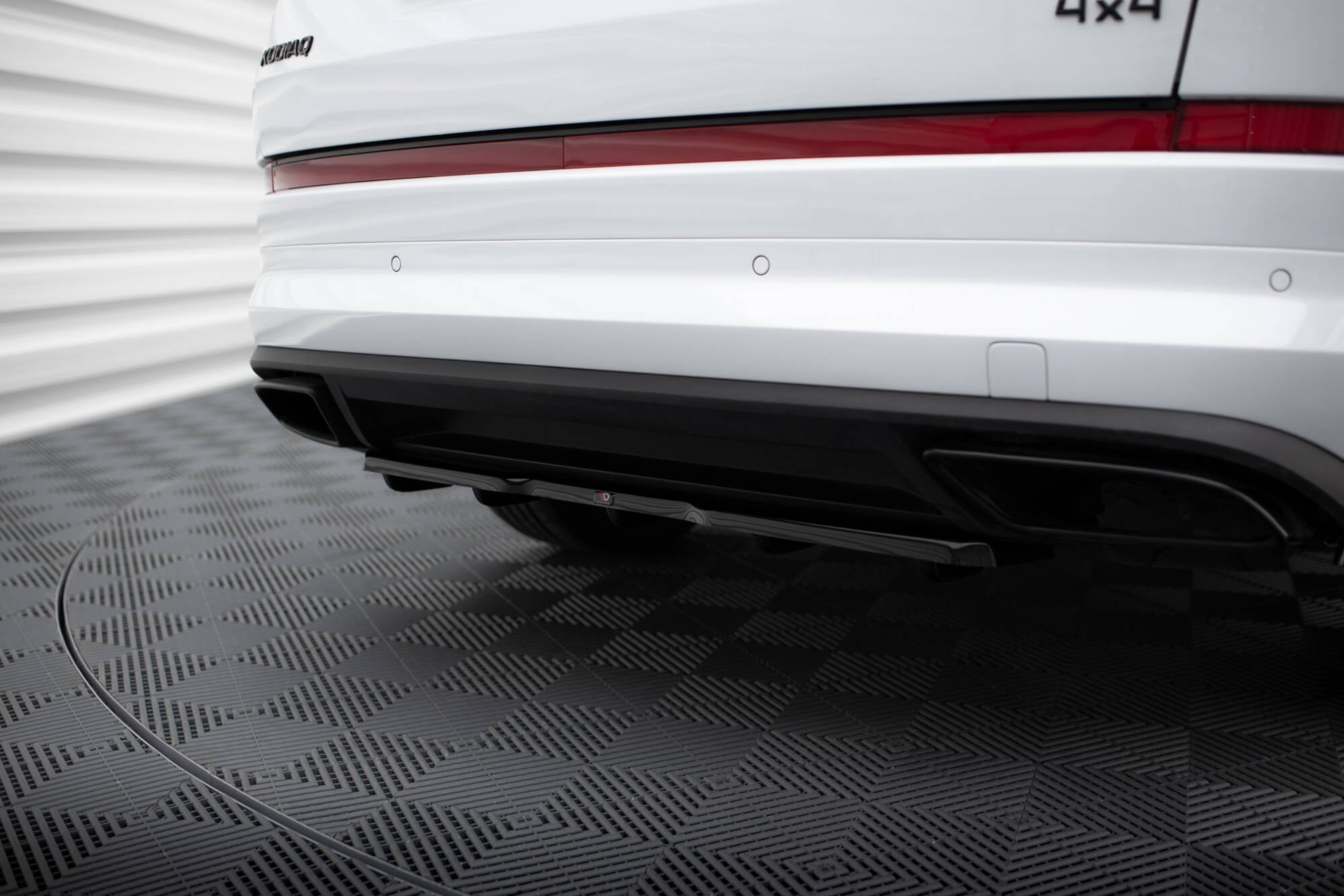 Rear Splitter (with vertical bars) Skoda Kodiaq RS