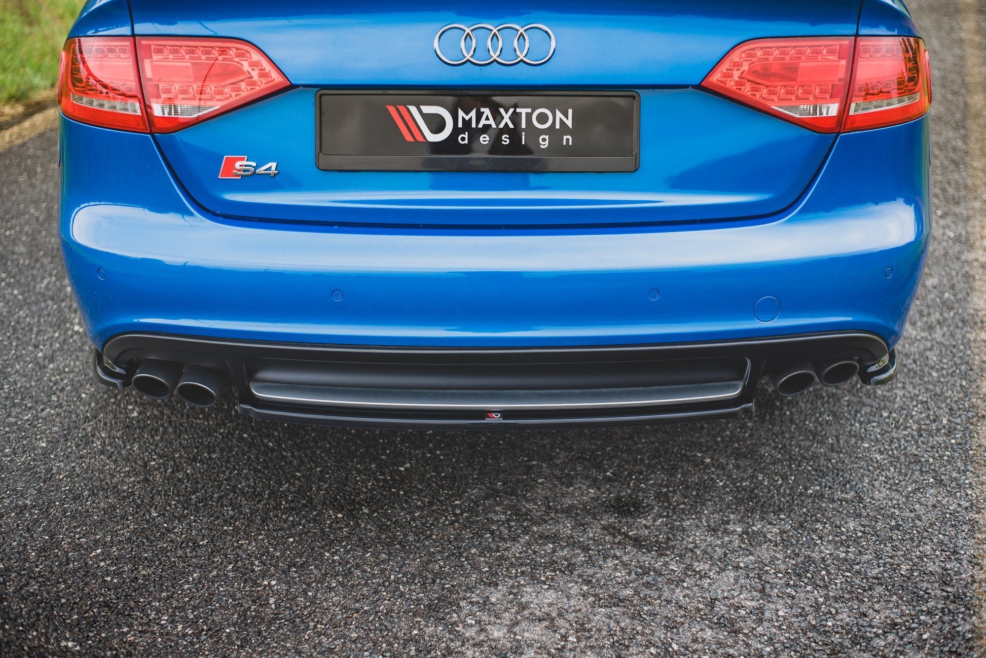 Central Rear Splitter Audi S4 / A4 S-Line B8 Sedan