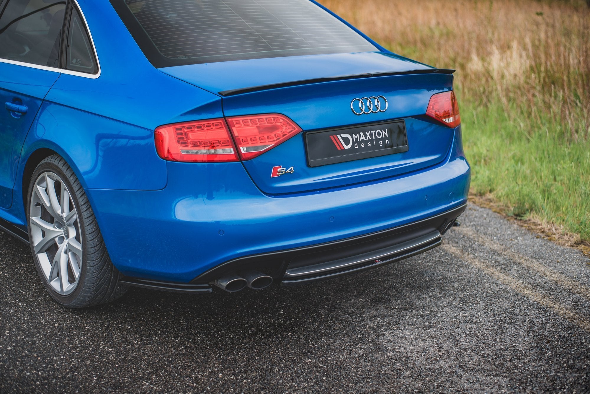 Central Rear Splitter Audi S4 / A4 S-Line B8 Sedan