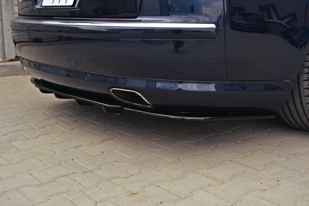 CENTRAL REAR SPLITTER AUDI S8 D3 (with vertical bars)