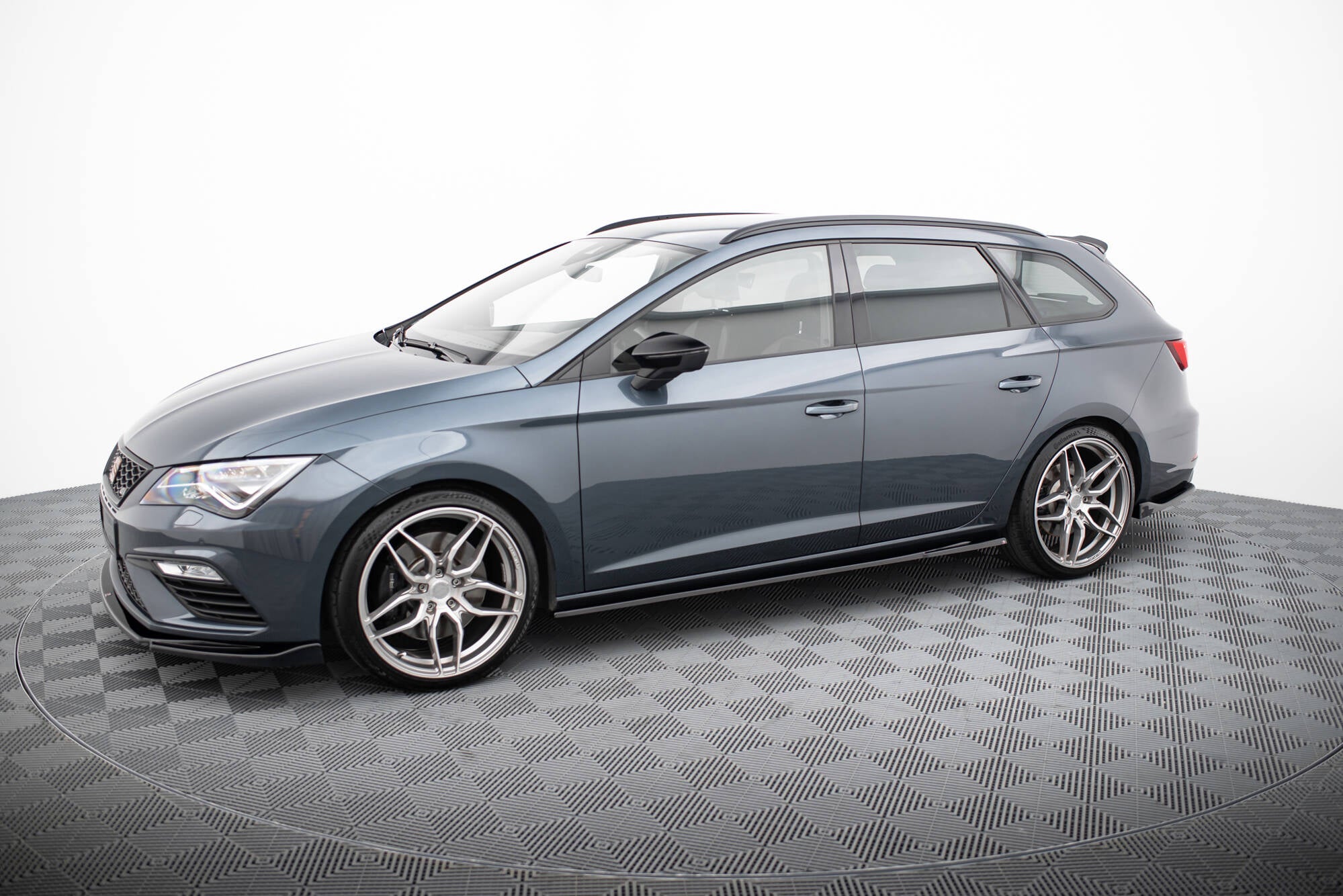 Side Skirts Diffusers V.5 Seat Leon Cupra / FR Mk3 FL