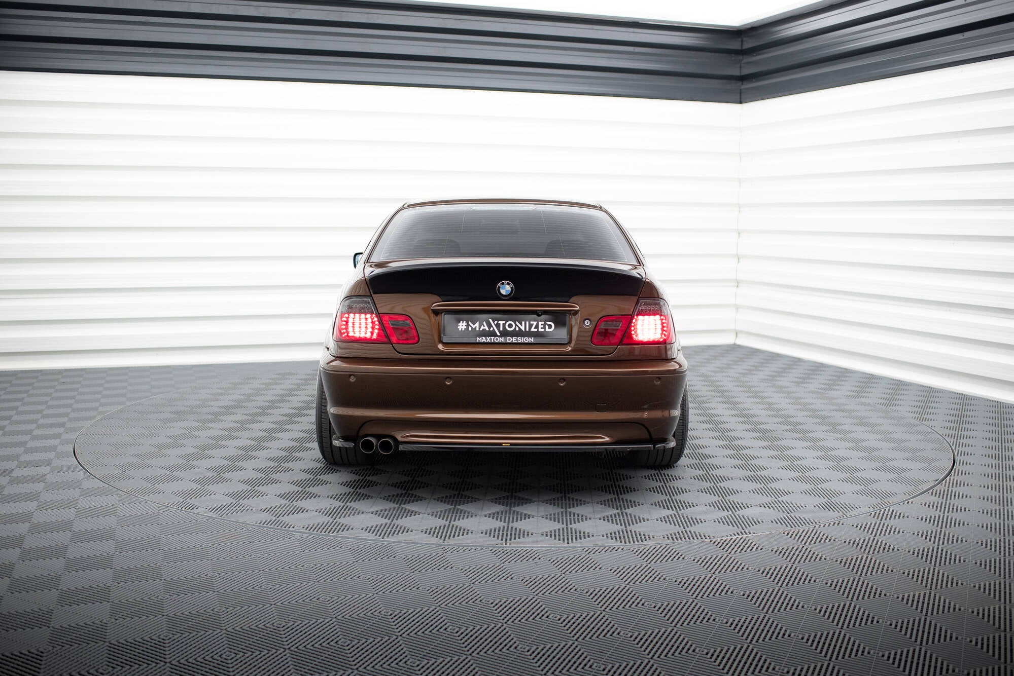 CENTRAL REAR SPLITTER BMW 3 E46 MPACK COUPE (with vertical bars)