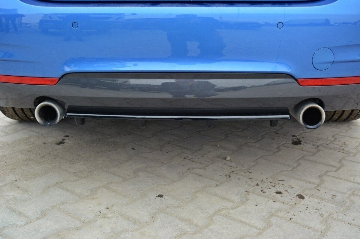 CENTRAL REAR SPLITTER for BMW 4 F32 M-PACK (with vertical bars)