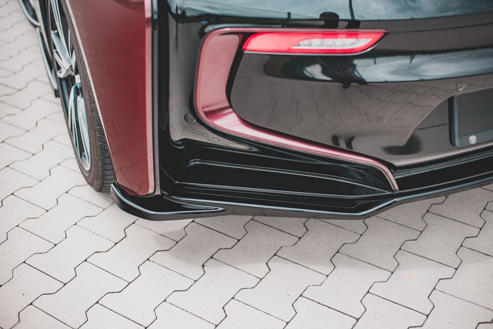 Central Rear Splitter BMW i8