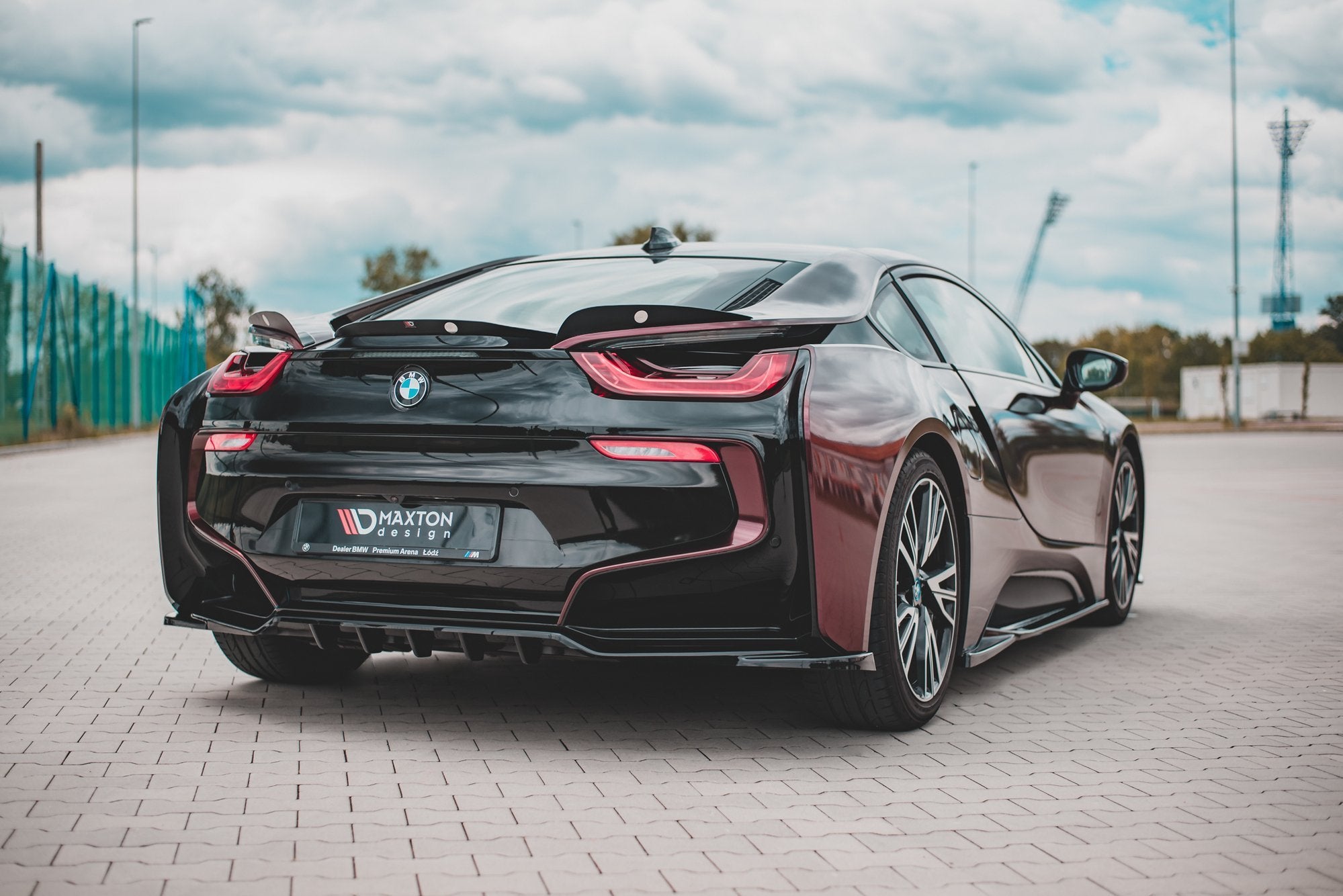 Central Rear Splitter (with vertical bars) BMW i8