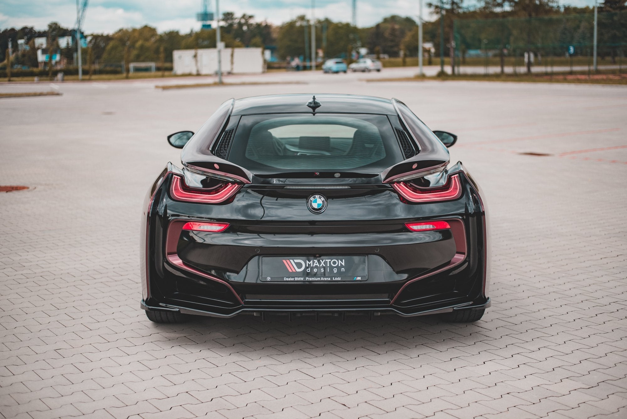 Central Rear Splitter (with vertical bars) BMW i8