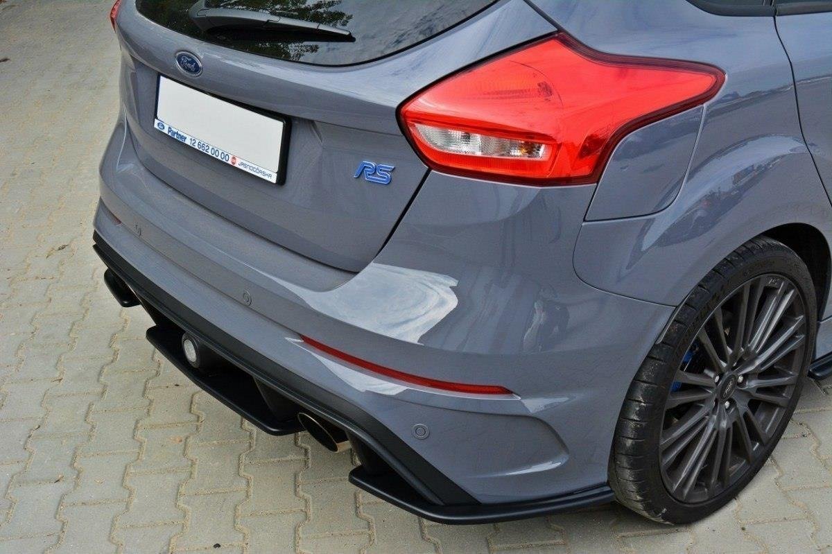 Central Rear Splitter Ford Focus RS Mk3