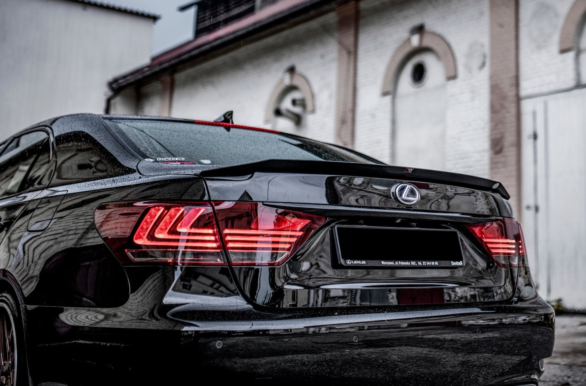 Spoiler Cap Lexus LS Mk4 Facelift