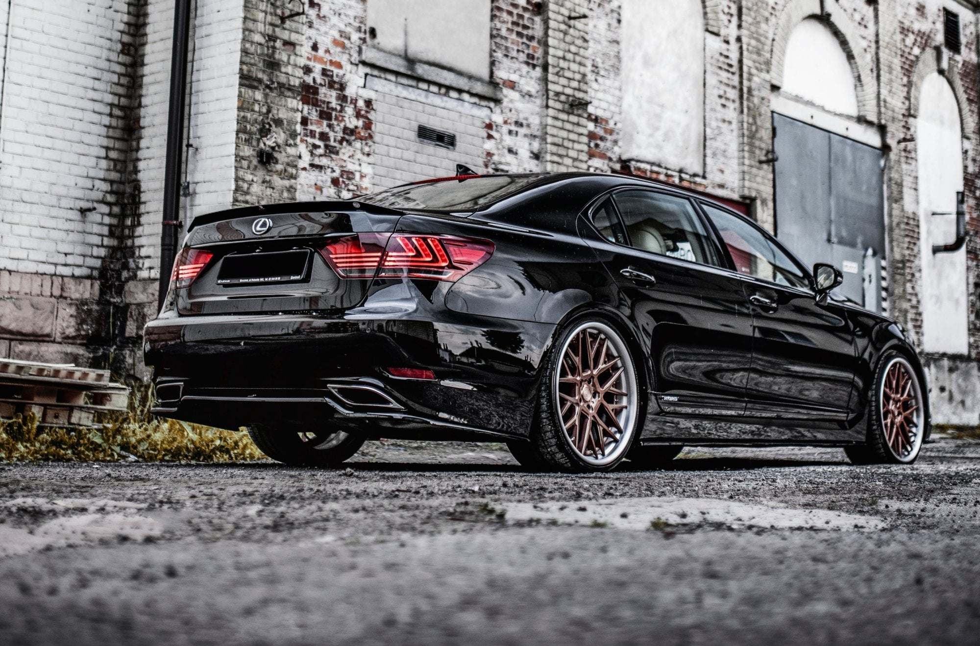 Central Rear Splitter Lexus LS Mk4 Facelift