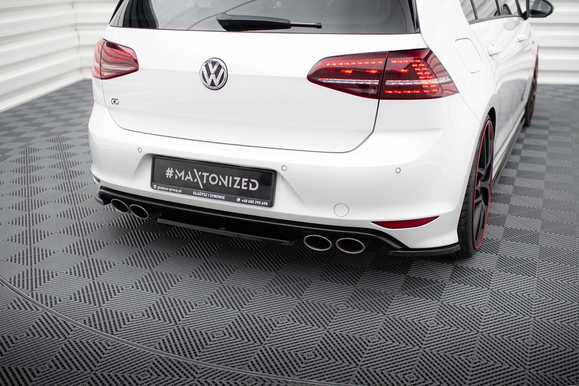 Rear Splitter VW GOLF VII R (with vertical bars)