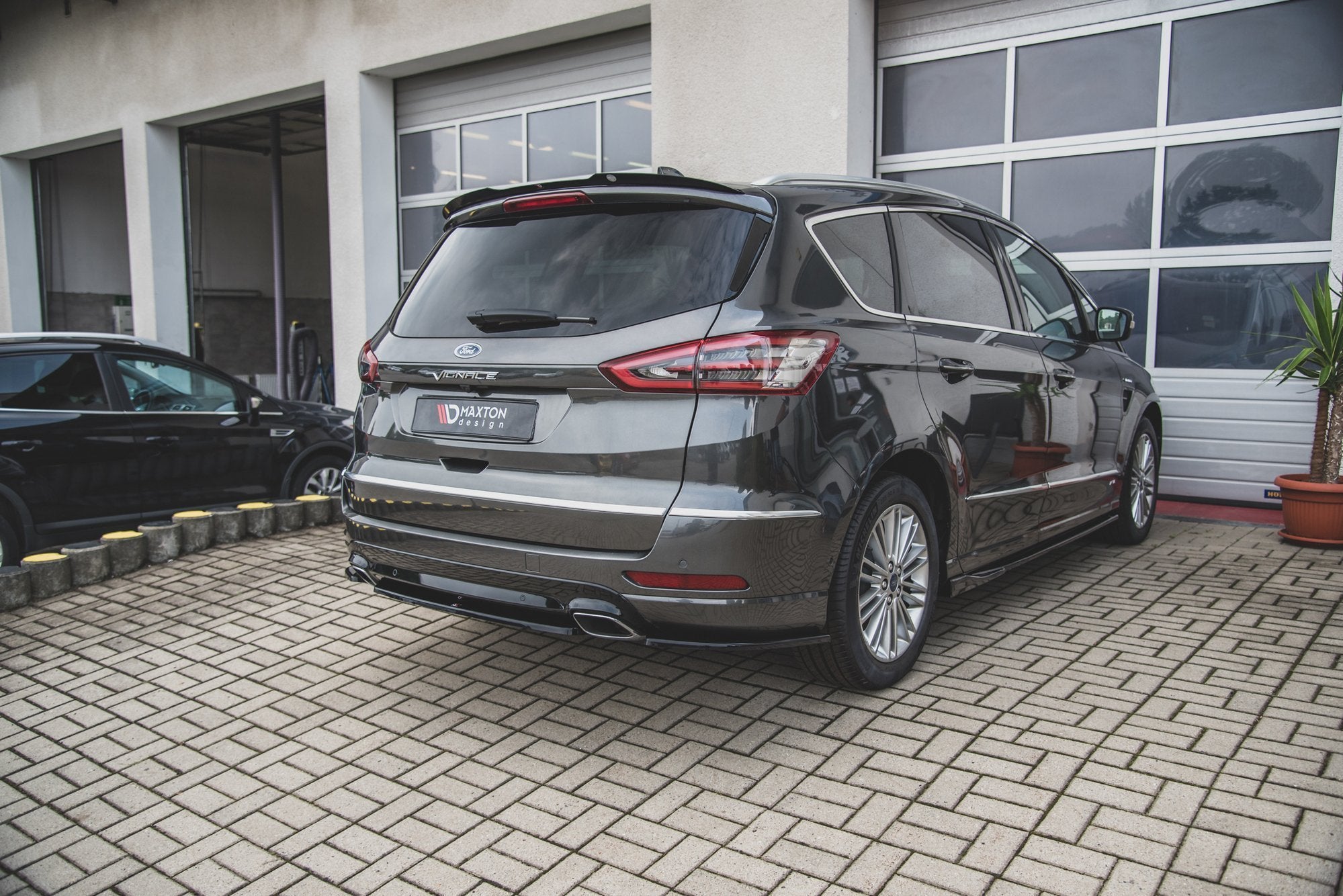 Central Rear Splitter Ford S-Max Vignale Mk2 Facelift