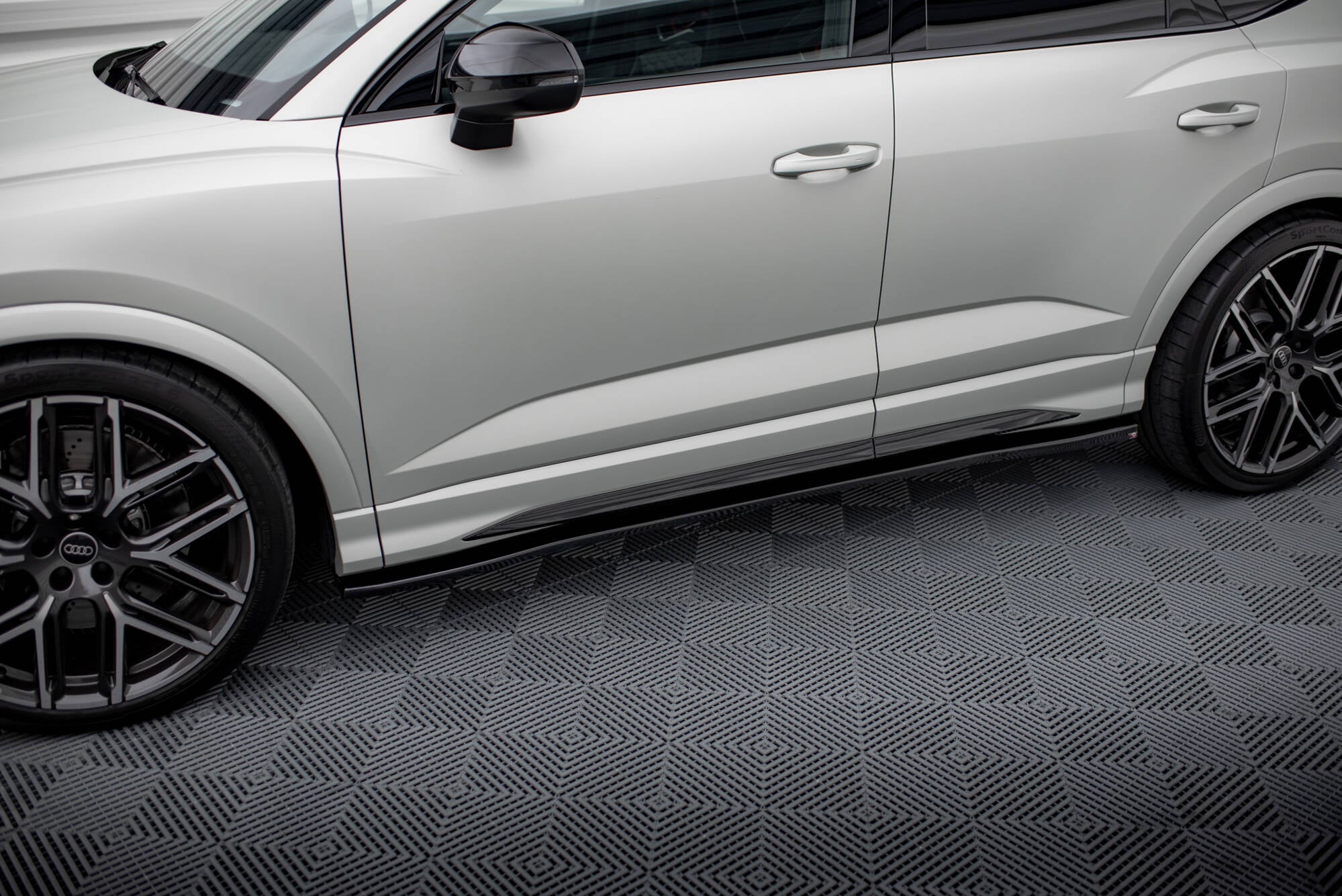 Side Skirts Diffusers V.2 Audi Q3 S-Line / RSQ3 F3