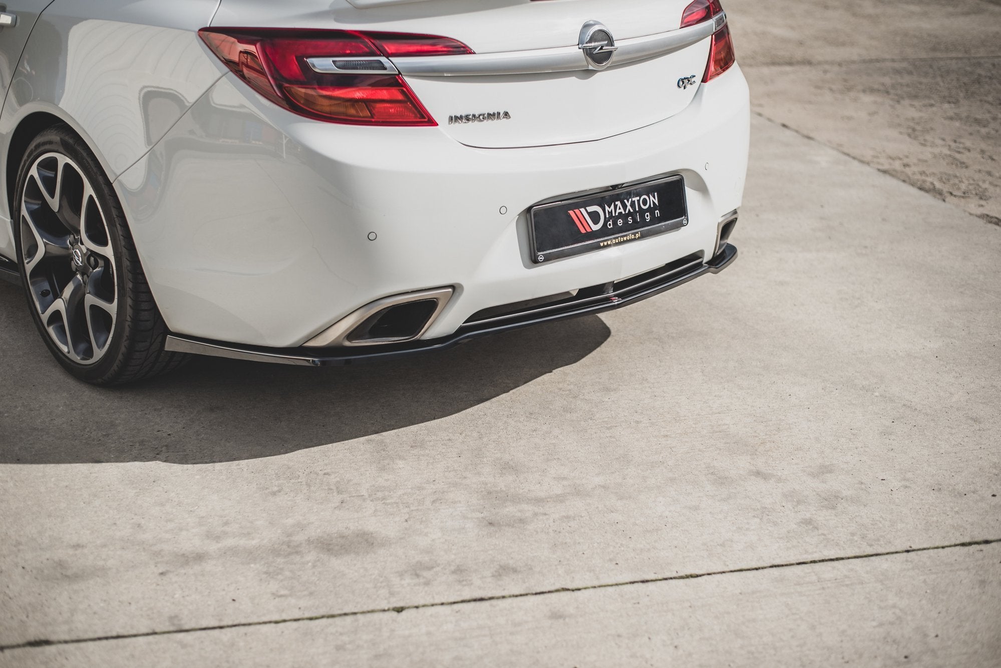 Central Rear Splitter Opel Insignia Mk. 1 OPC Facelift