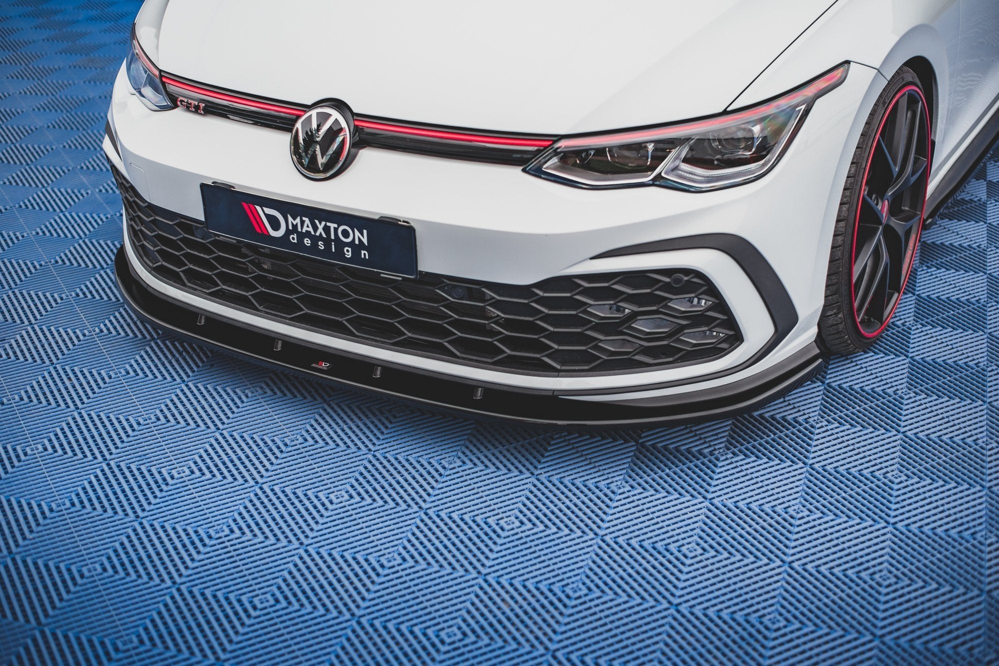 Front Splitter Volkswagen Golf GTI / GTE / R-Line Mk8