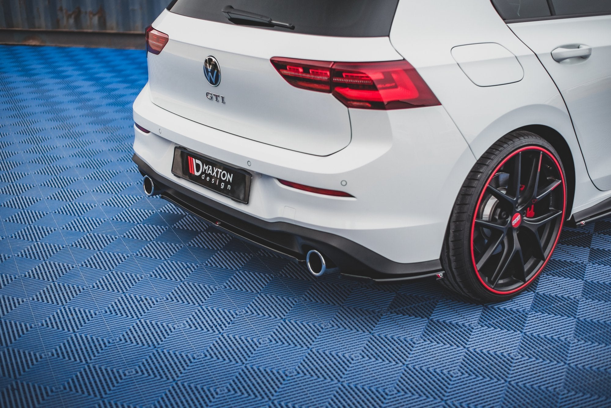 Central Rear Splitter Volkswagen Golf 8 GTI