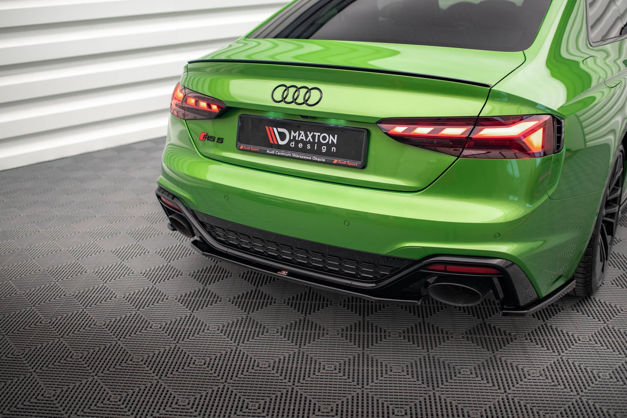 Central Rear Splitter Audi RS5 F5 Facelift