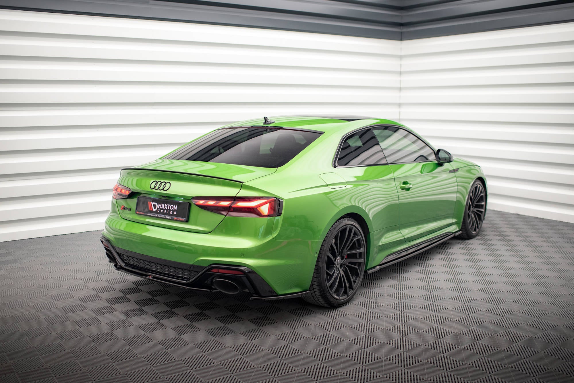 Central Rear Splitter Audi RS5 F5 Facelift