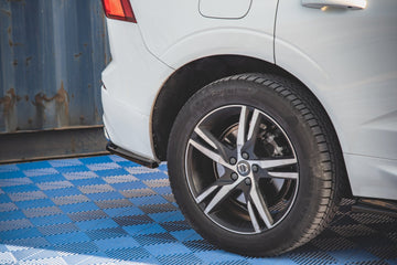 Rear Splitter (with vertical bars) Volvo XC60 Mk2 R-Design - 0