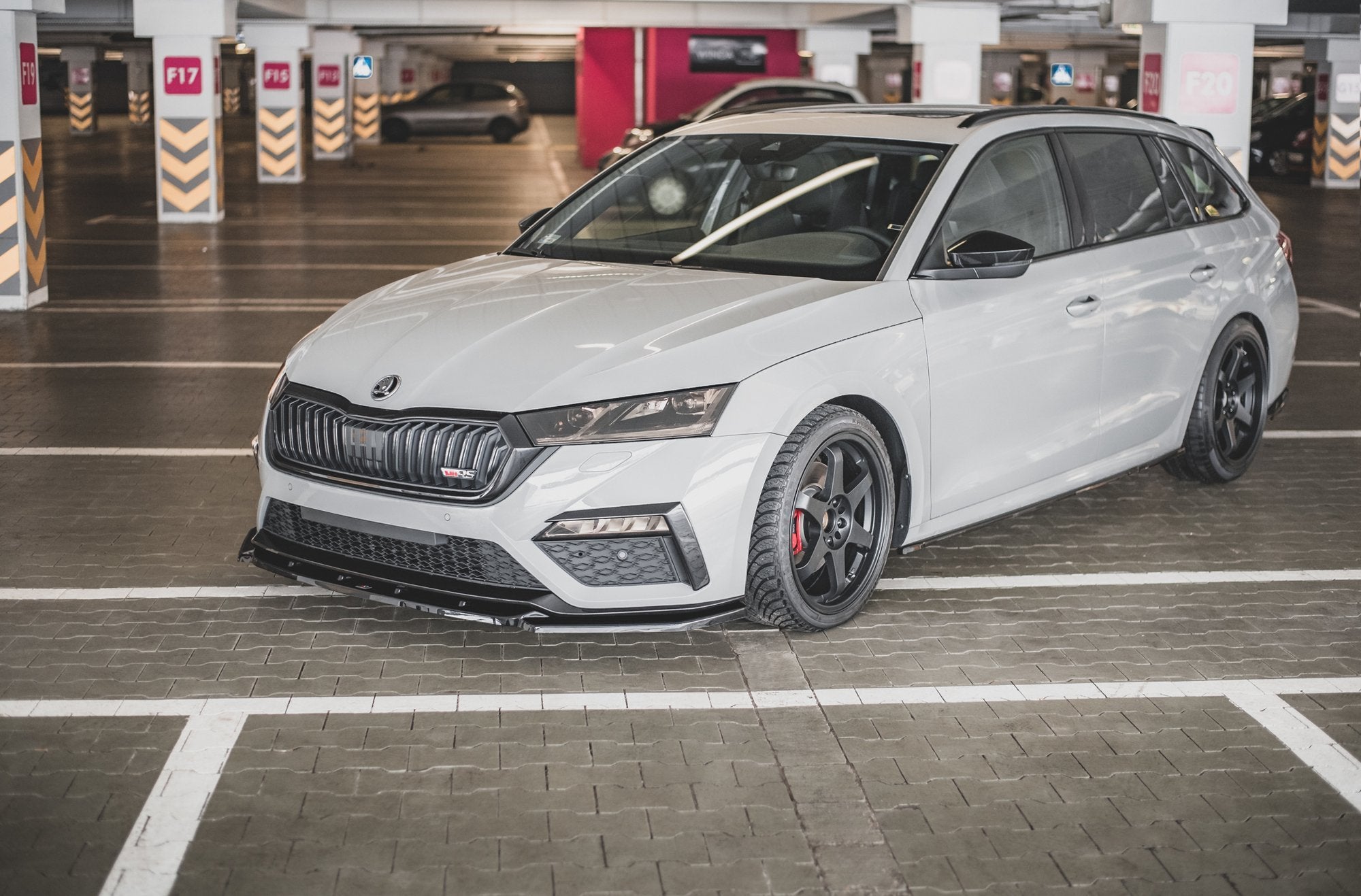 Front Splitter V.3 Skoda Octavia RS Mk4