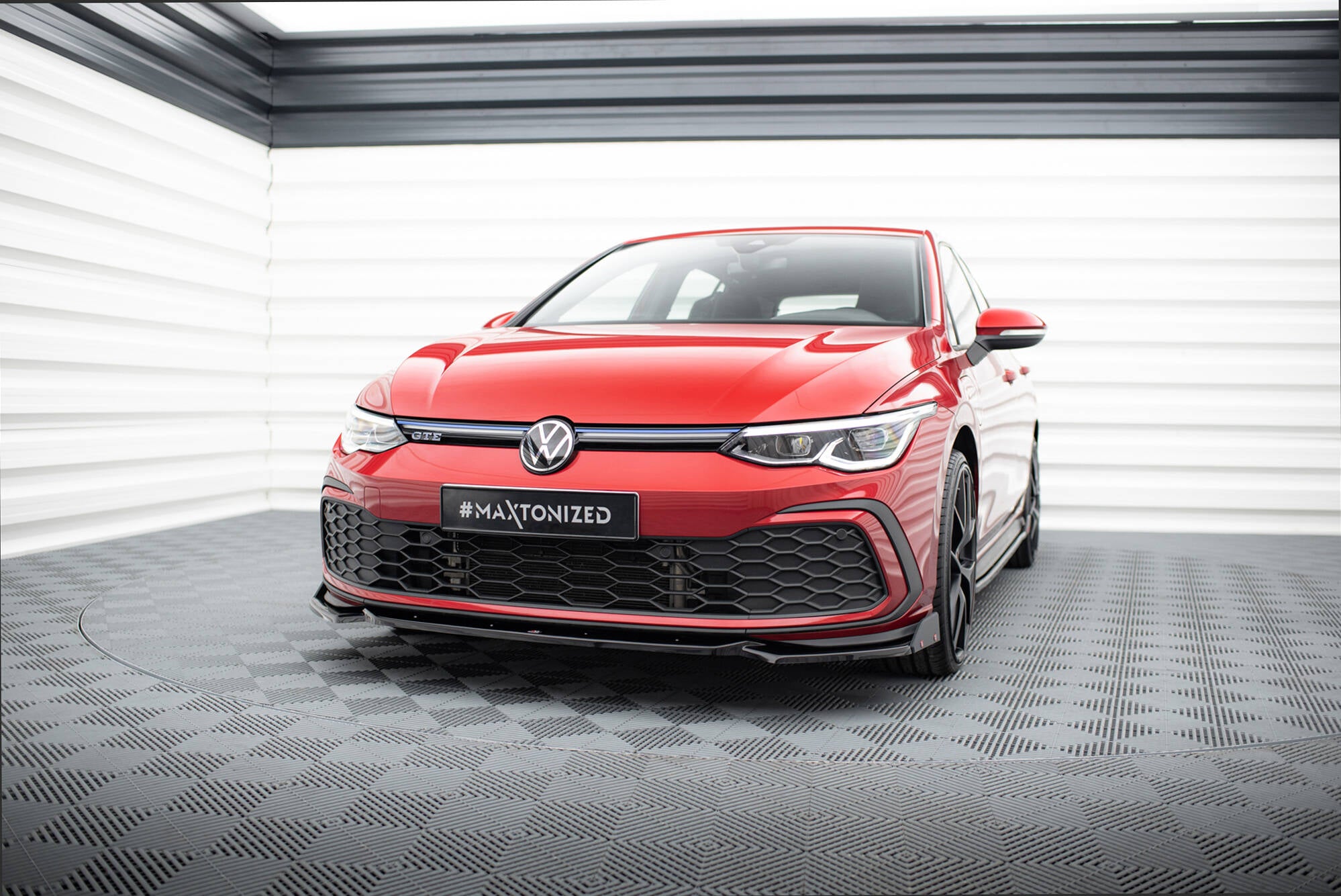 Front Splitter V.2 + Flaps Volkswagen Golf GTI / GTE / GTD / R-Line Mk8