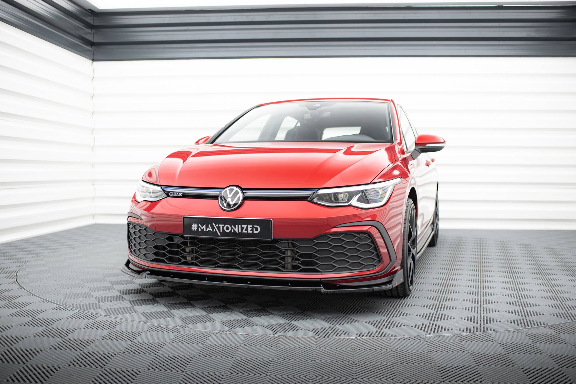 Front Splitter V.3 + Flaps Volkswagen Golf GTI / GTE / R-Line Mk8