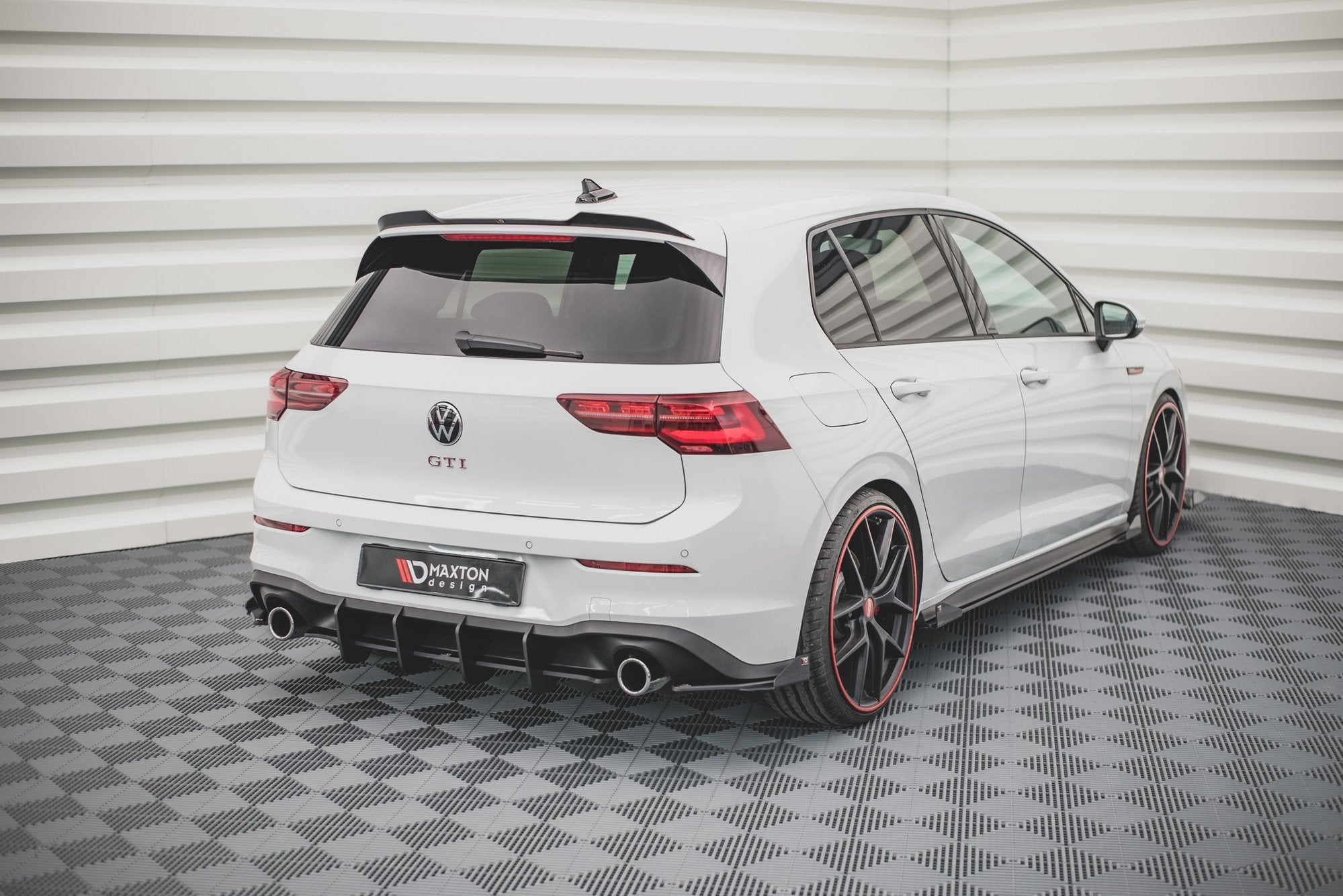 Rear Side Flaps Volkswagen Golf GTI / GTE Mk8