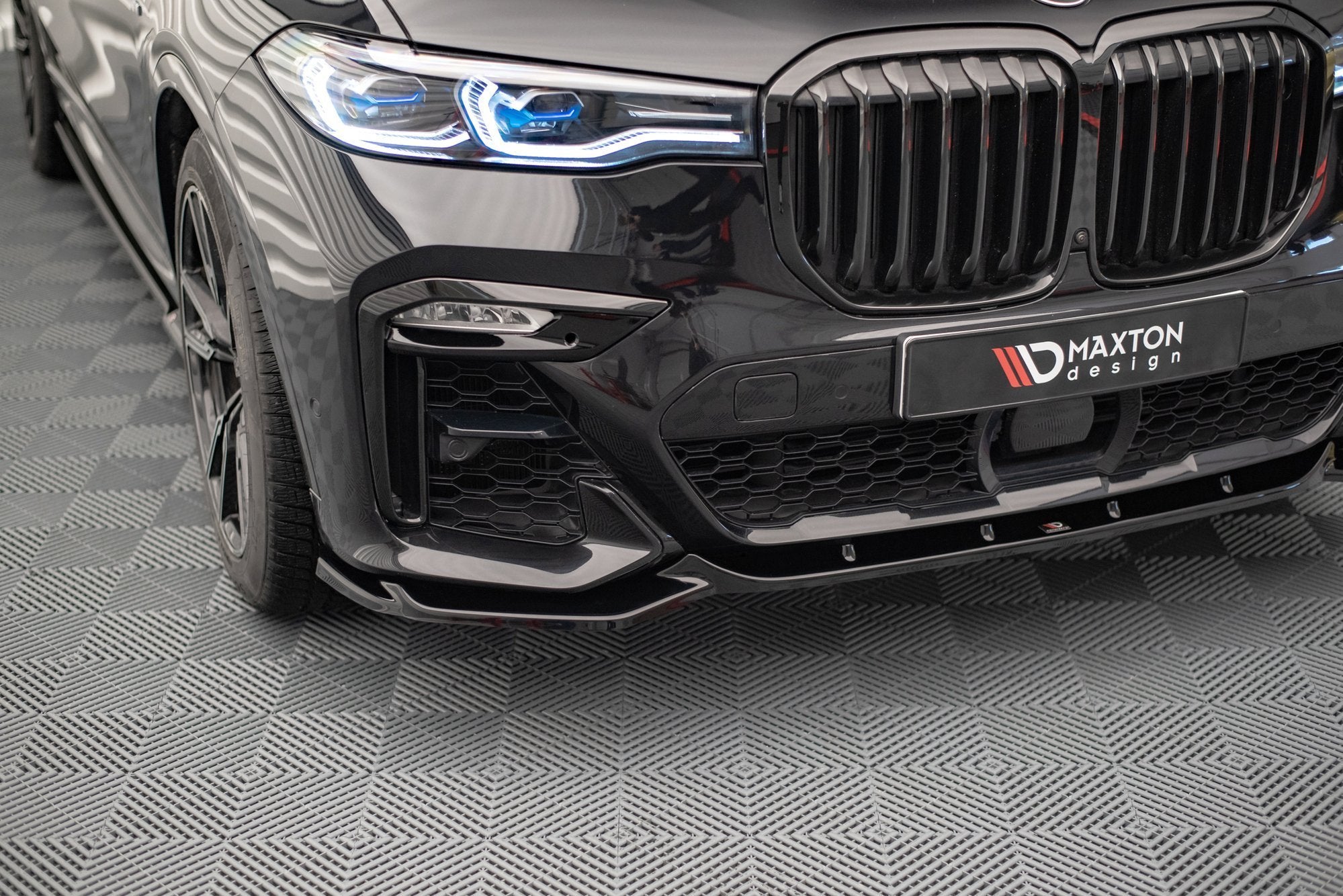 Front Splitter V.3 BMW X7 M G07