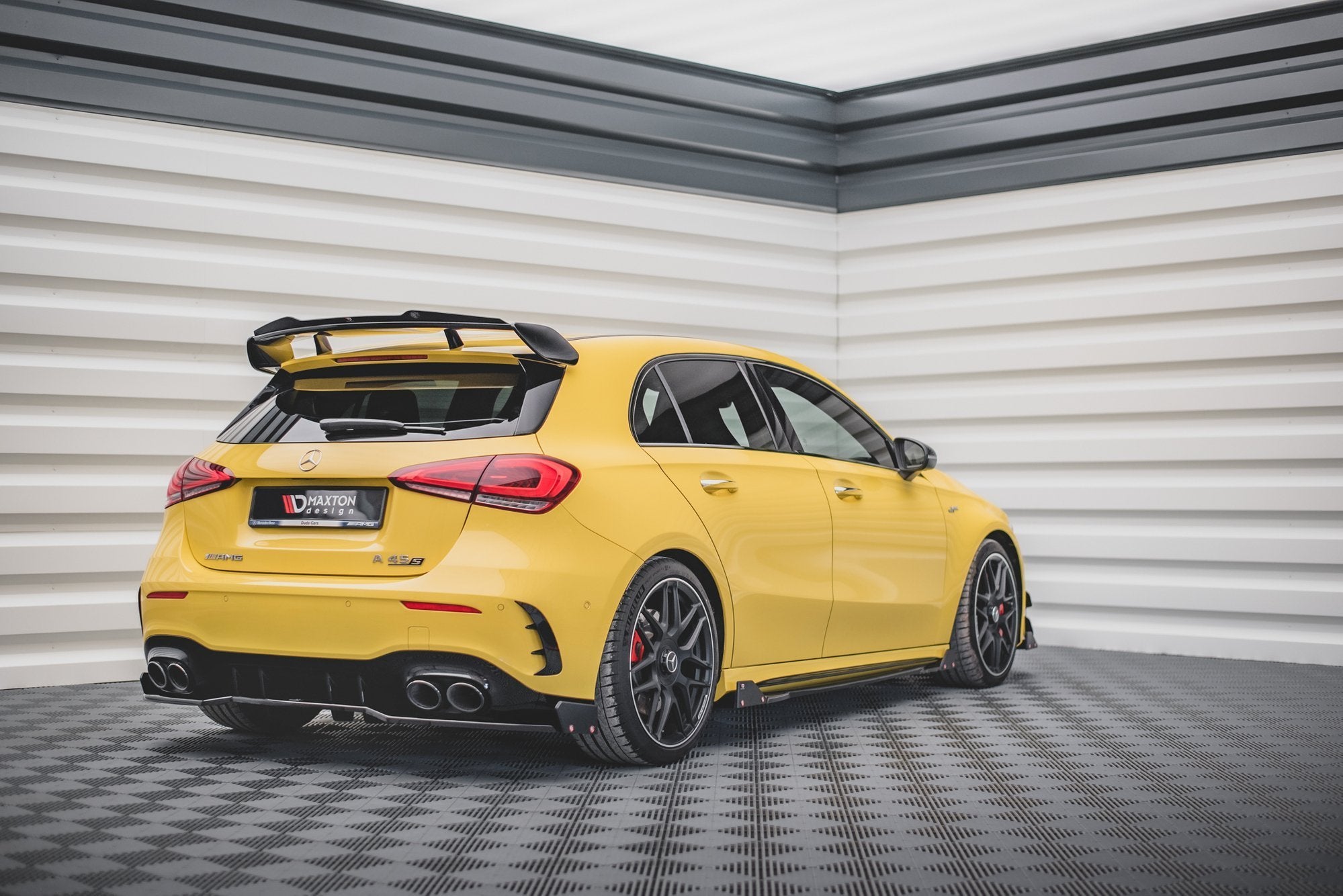 Central Rear Splitter + Flaps for Mercedes-AMG A 45 S Aero Pack W177