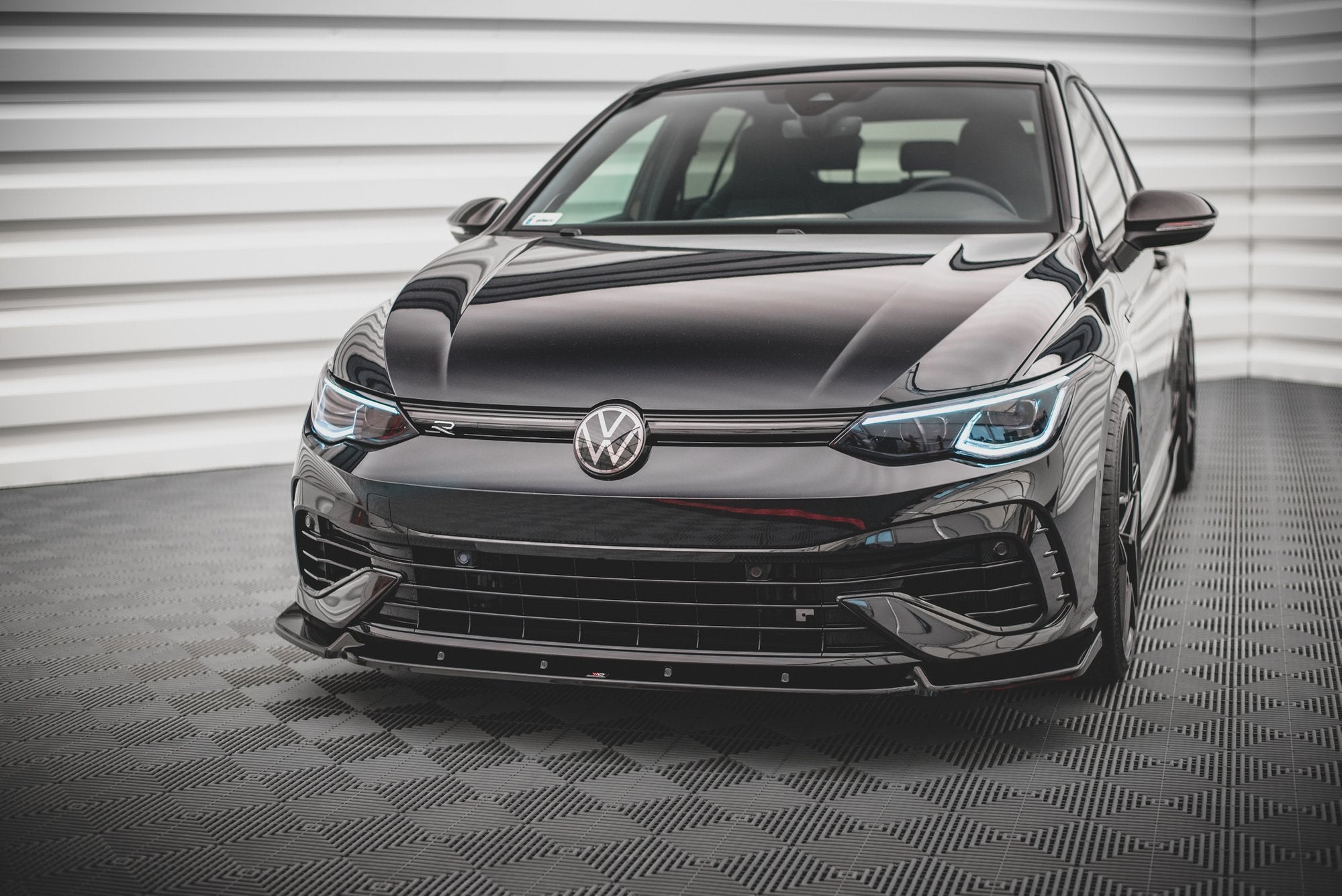 Front Splitter V.2 Volkswagen Golf R Mk8