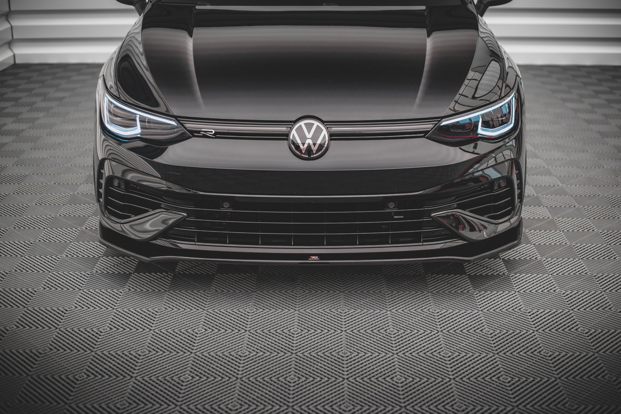 Front Splitter V.3 Volkswagen Golf R Mk8