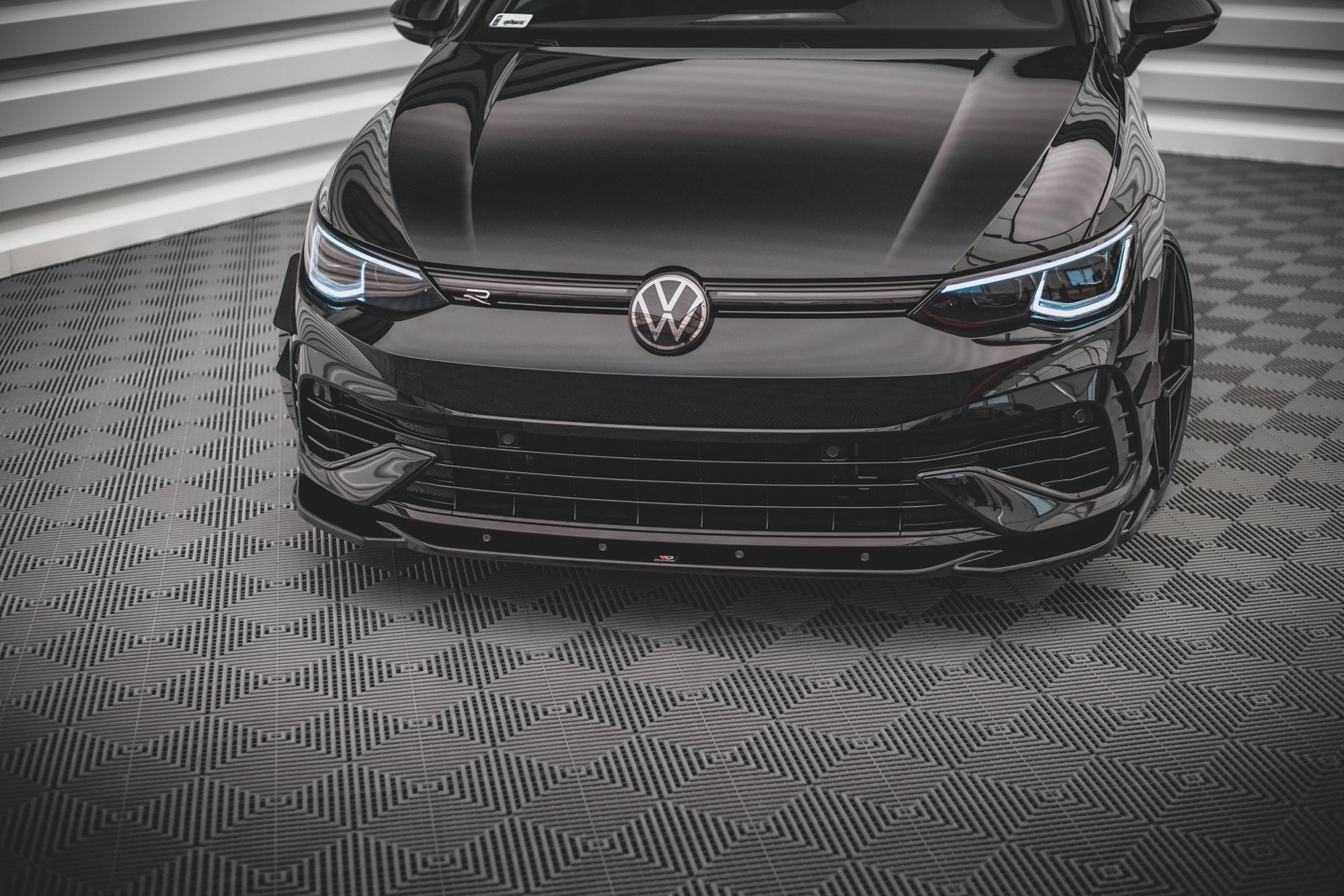 Front Splitter V.4 Volkswagen Golf R Mk8