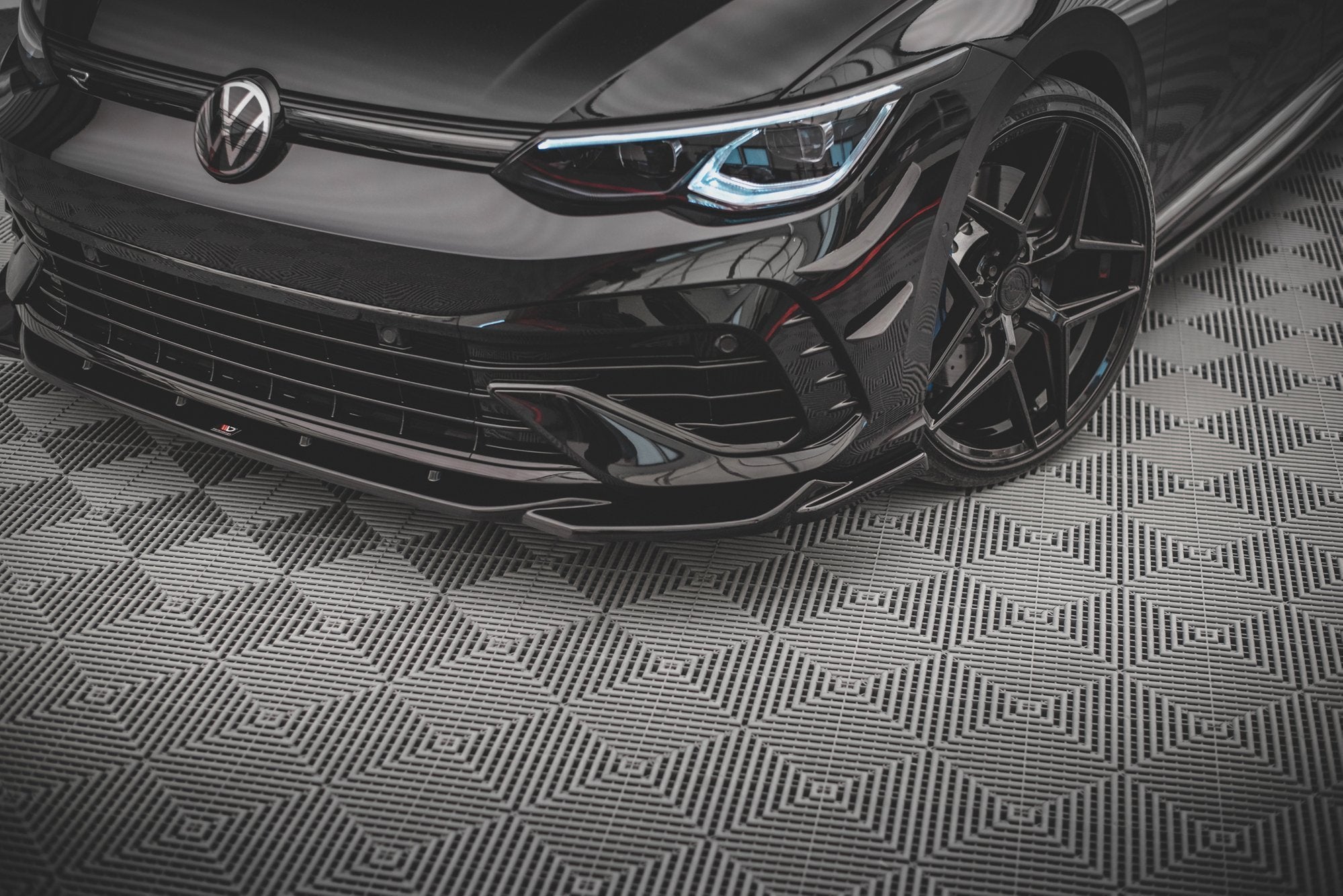 Front Splitter V.4 Volkswagen Golf R Mk8