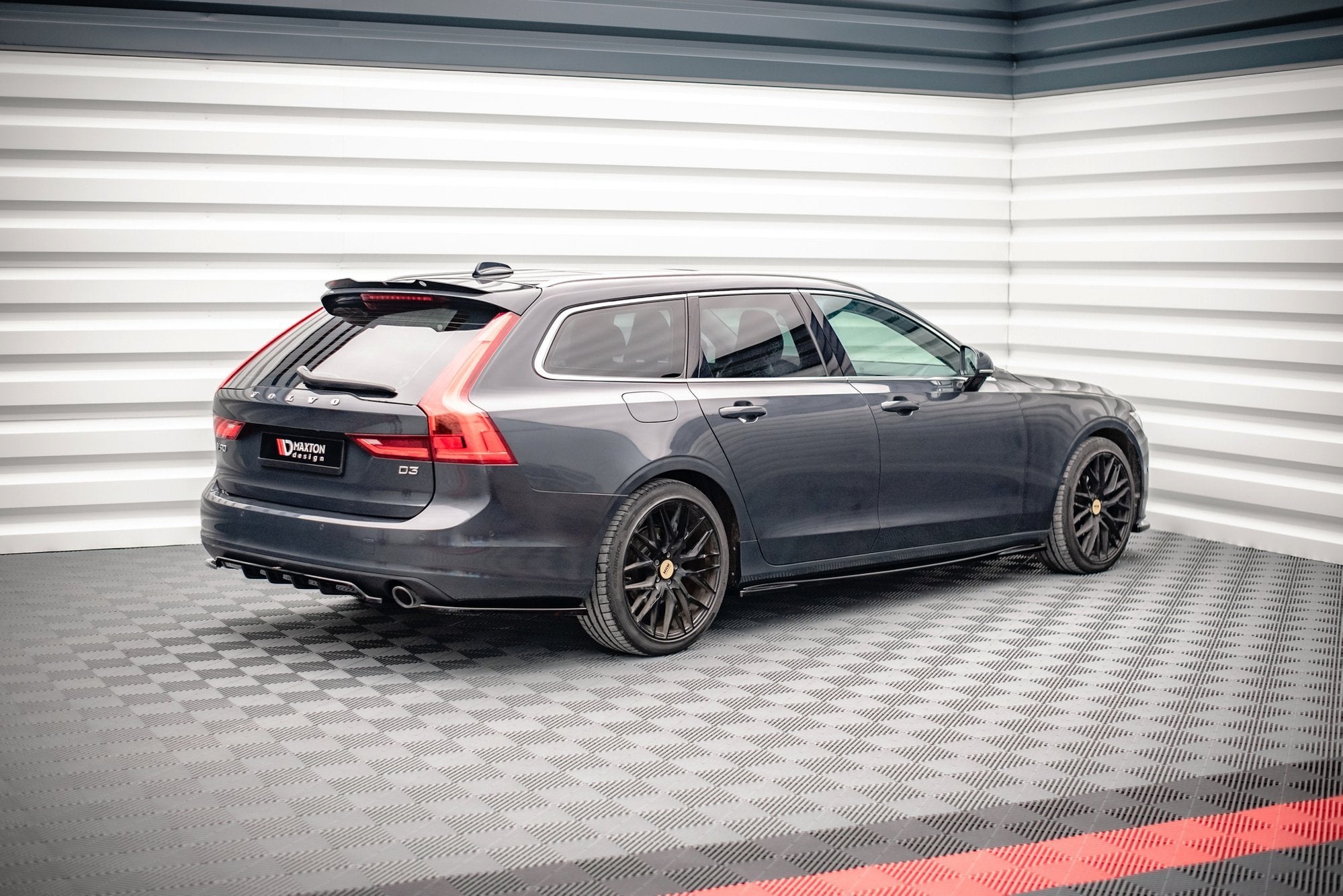 Central Rear Splitter (with vertical bars) V.1 Volvo V90 Mk2