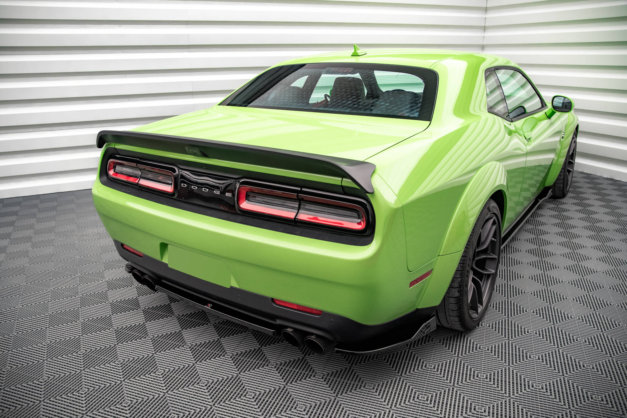 Central Rear Splitter for Dodge Challenger SRT Hellcat Widebody Mk3