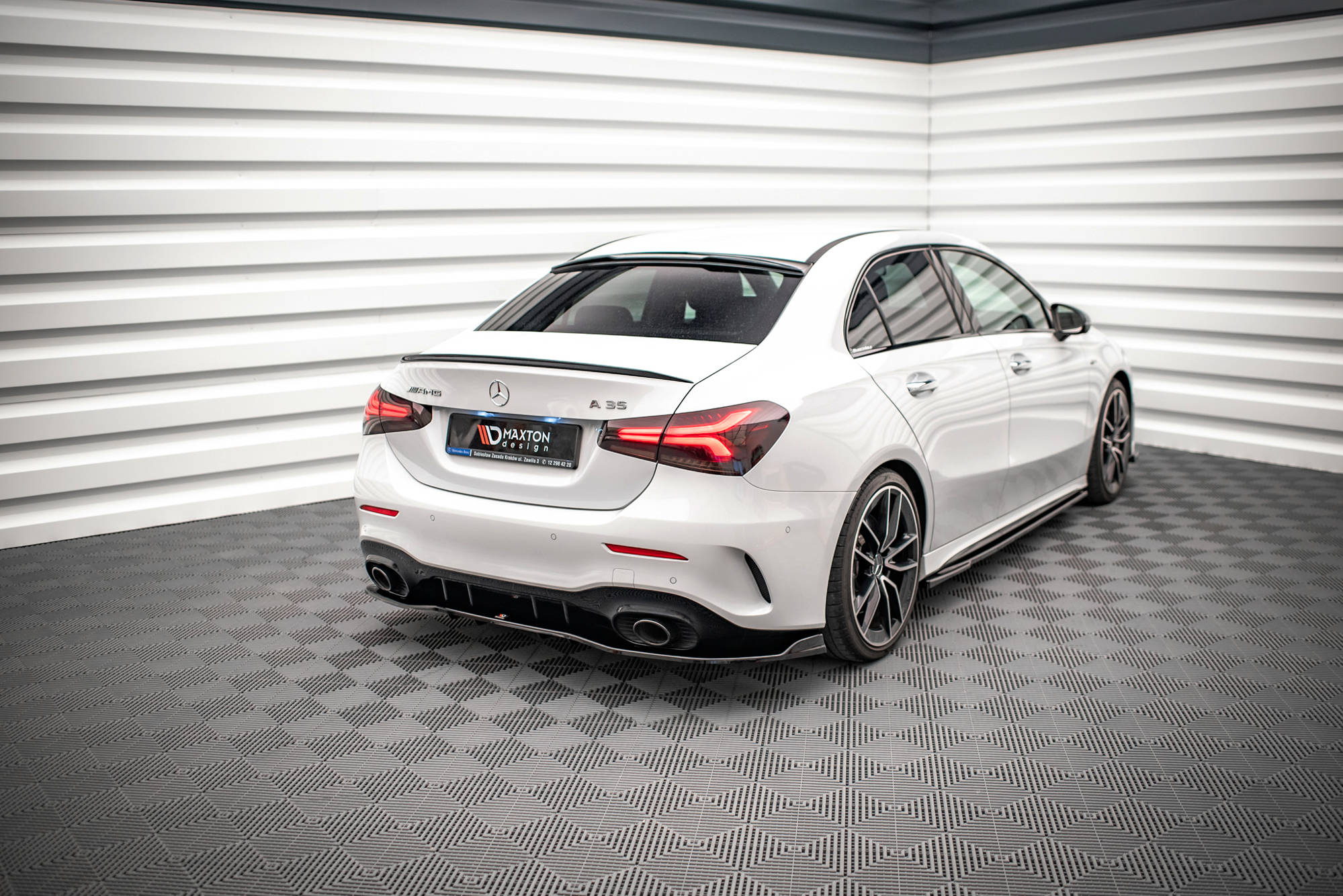 The extension of the rear window Mercedes A AMG-Line / A35 Sedan V177