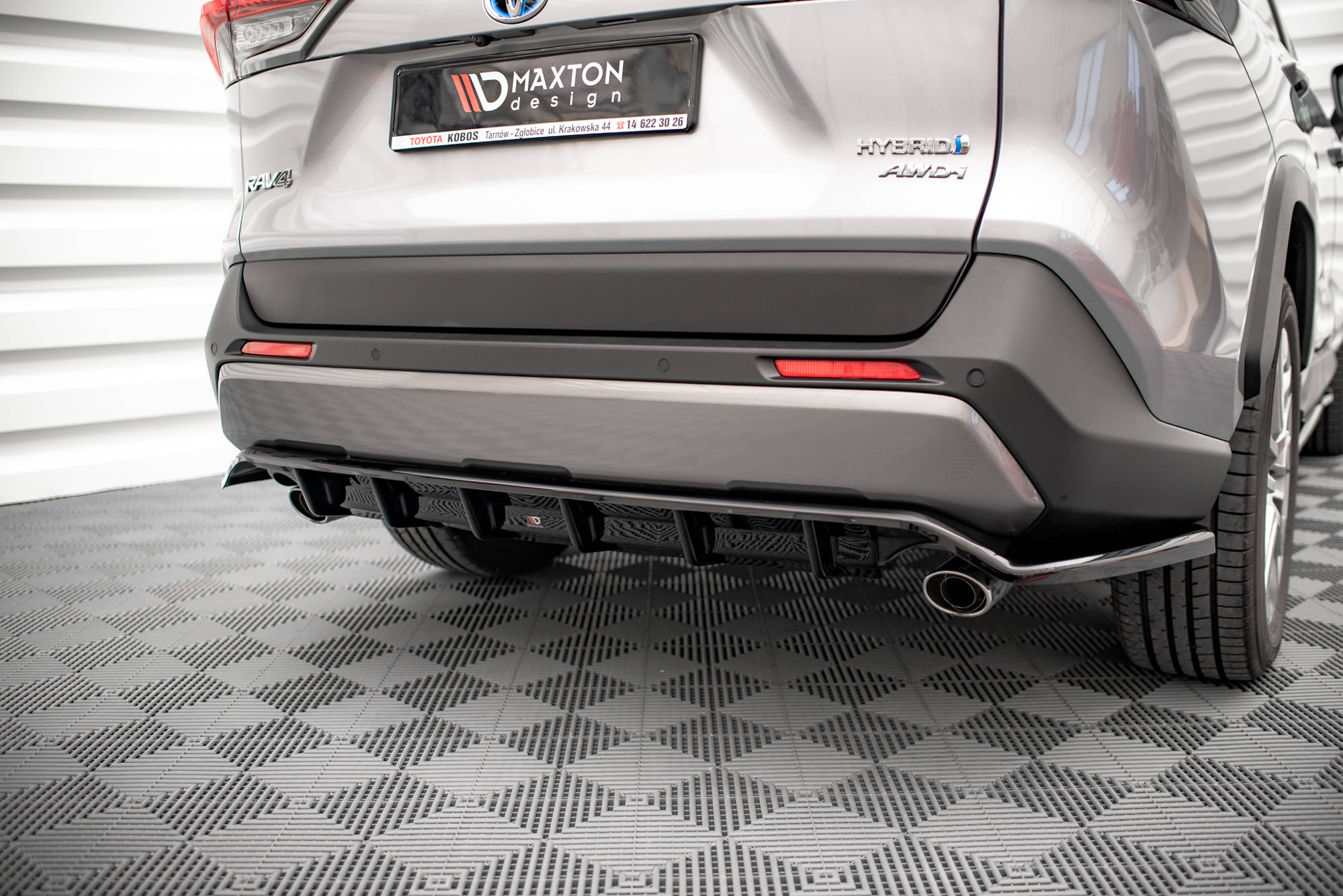 Central Rear Splitter (with vertical bars) Toyota RAV4 Mk5