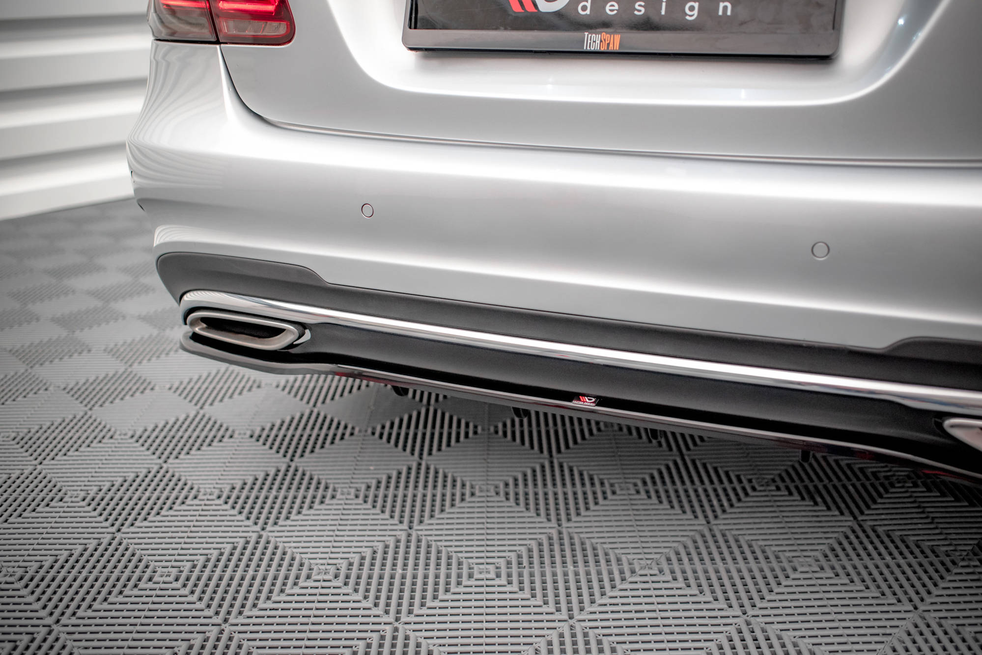 Rear Splitter (with vertical bars) Mercedes-Benz E AMG-Line Sedan W212 Facelift