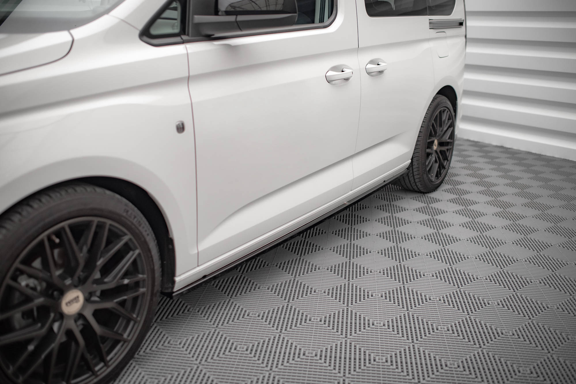 Side Skirts Diffusers Volkswagen Caddy Mk5