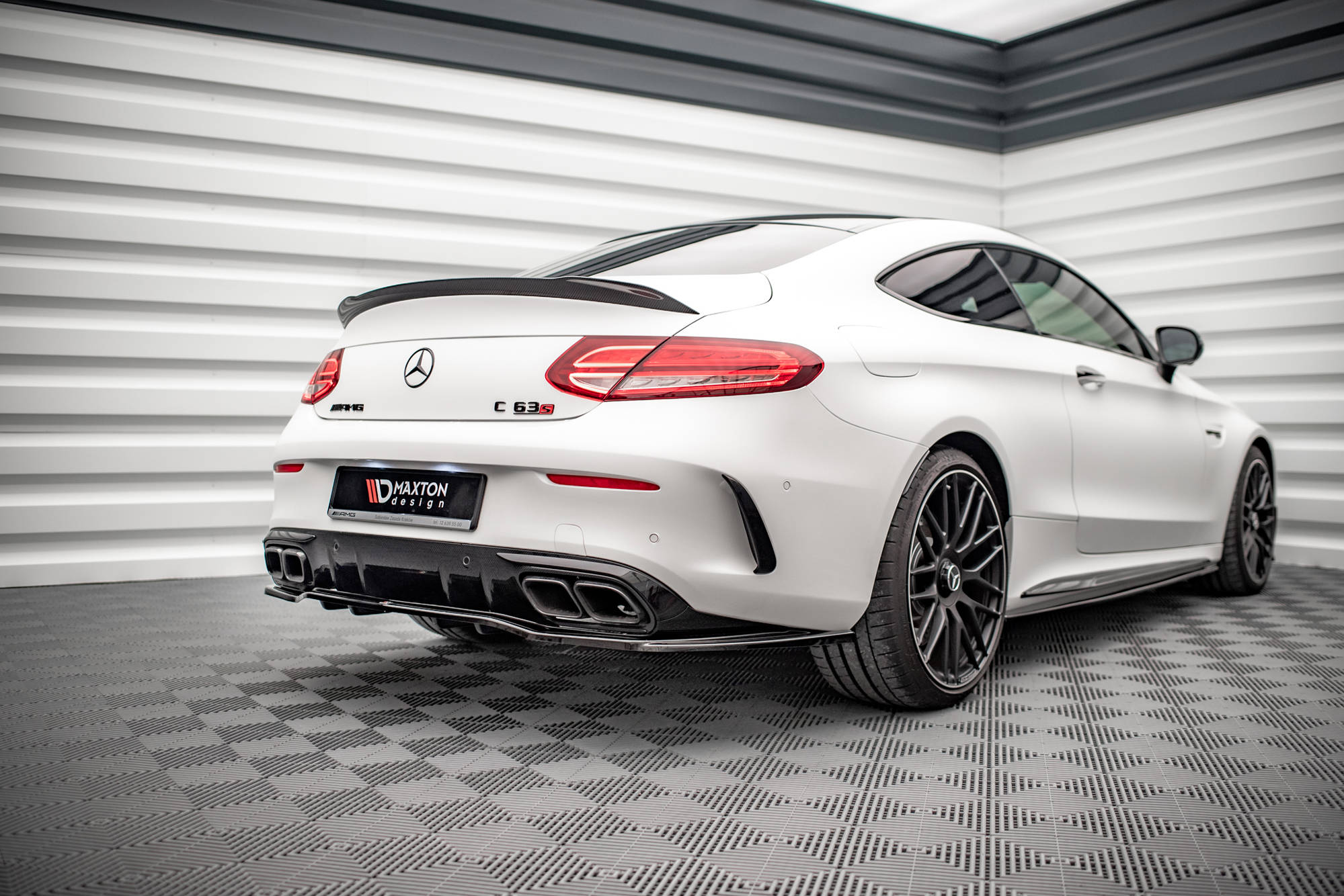 Central Rear Splitter (with vertical bars) Mercedes-AMG C 63AMG Coupe AMG Aero Pack C205 Facelift