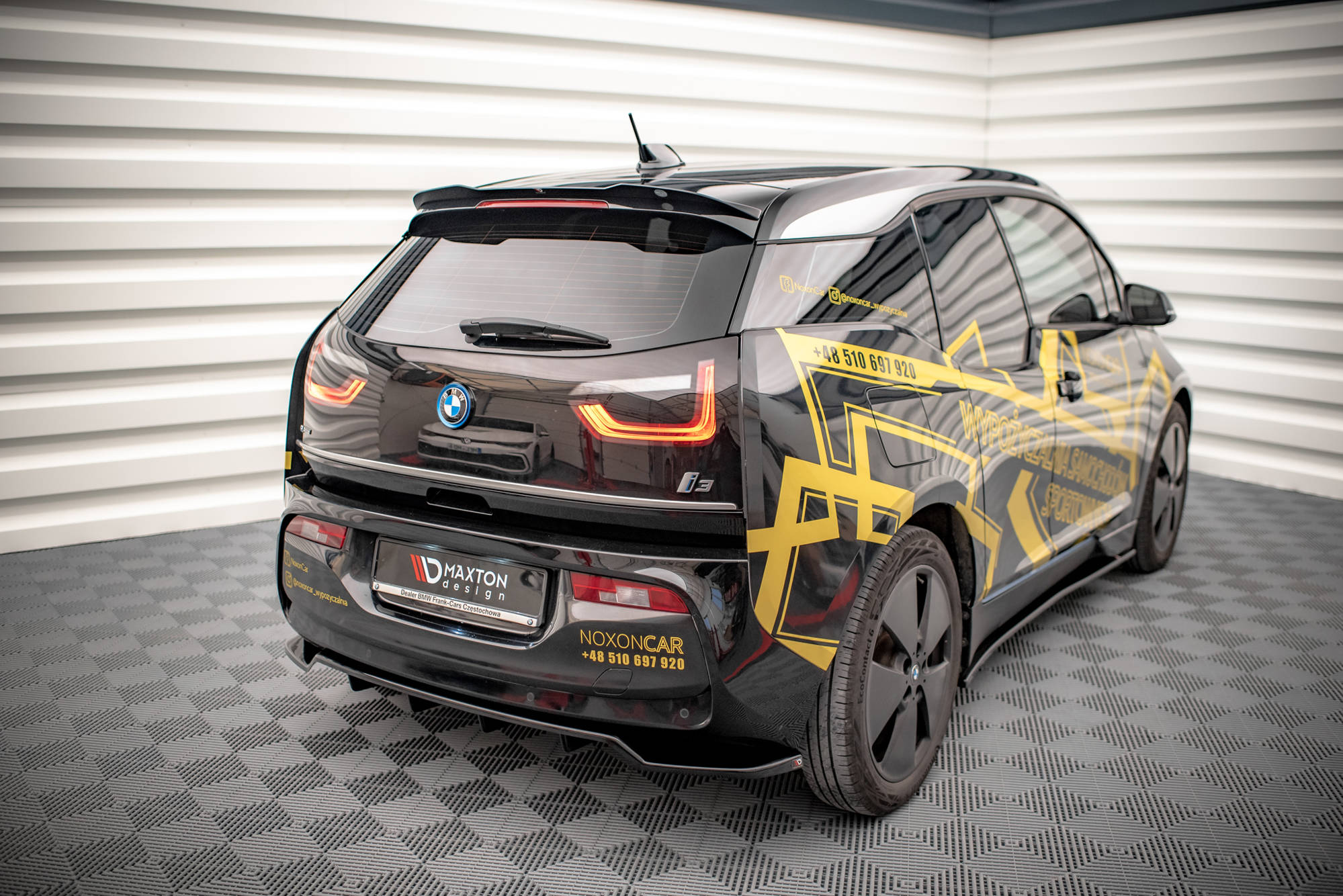 Central Rear Splitter (with vertical bars) BMW i3 Mk1 Facelift