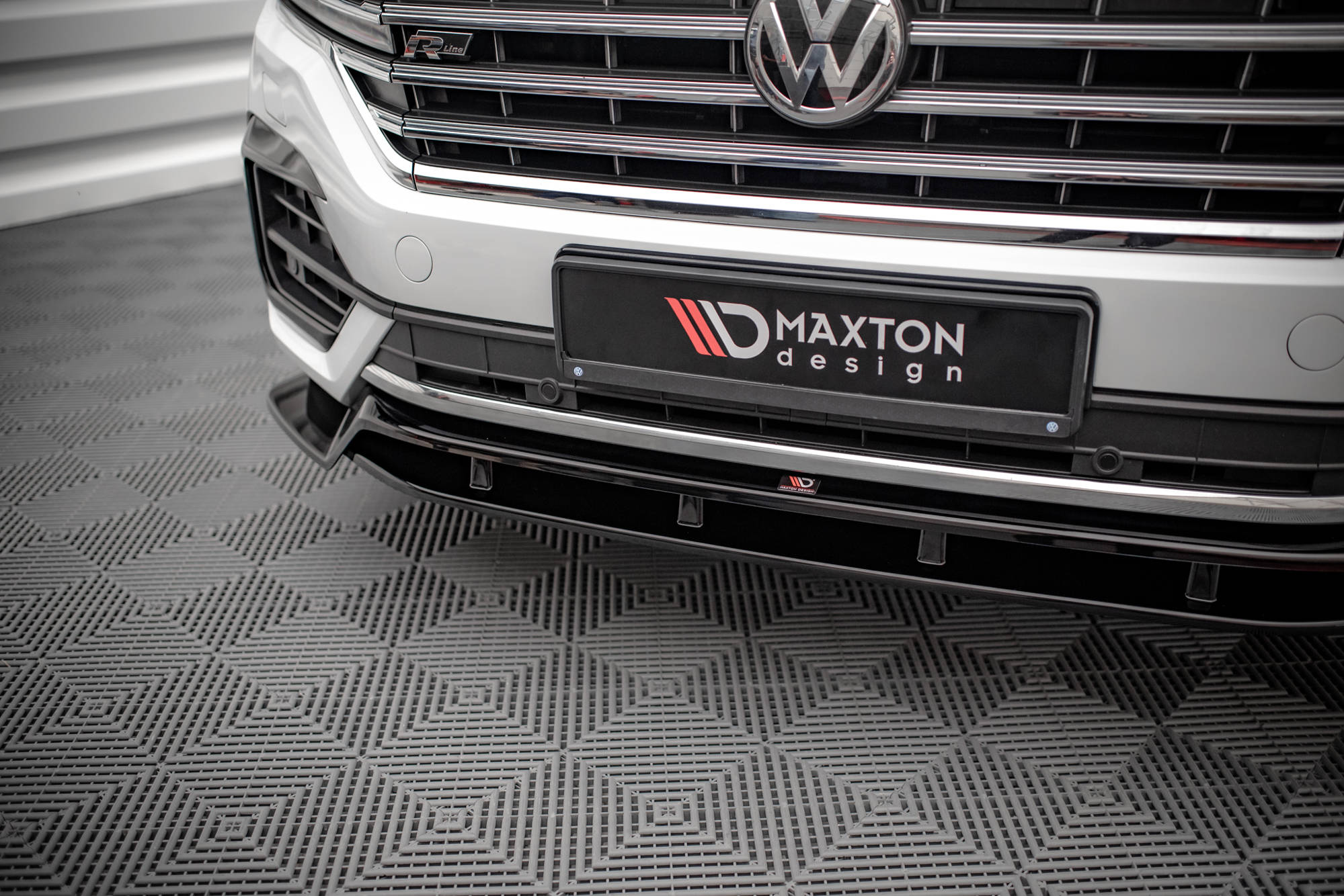 Front Splitter Volkswagen Touareg R-Line Mk3