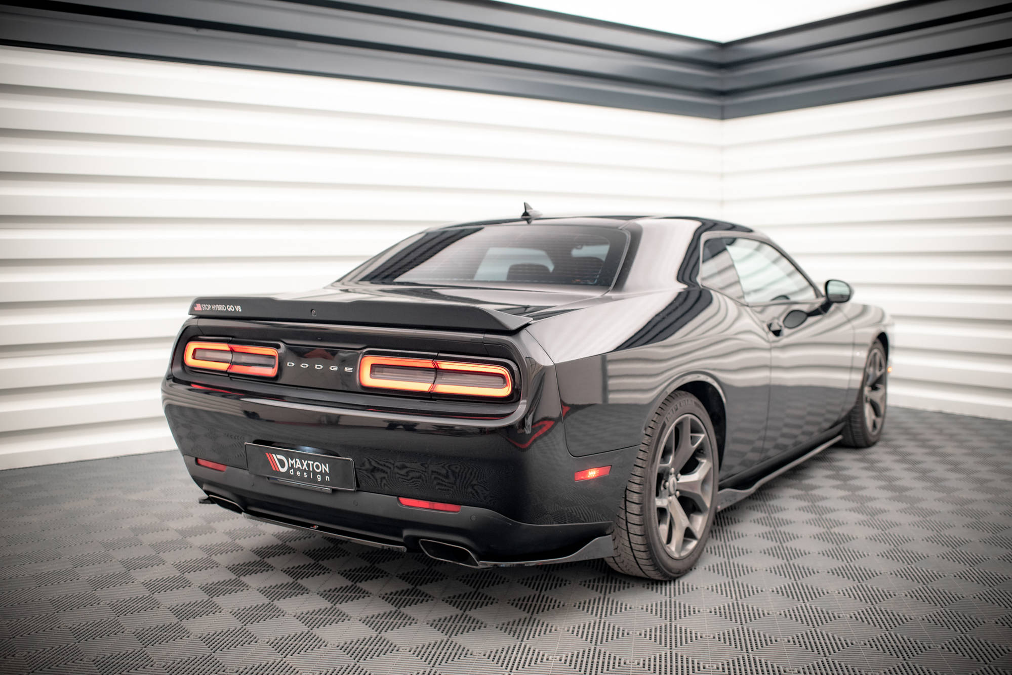 Central Rear Splitter for Dodge Challenger RT Mk3 Facelift