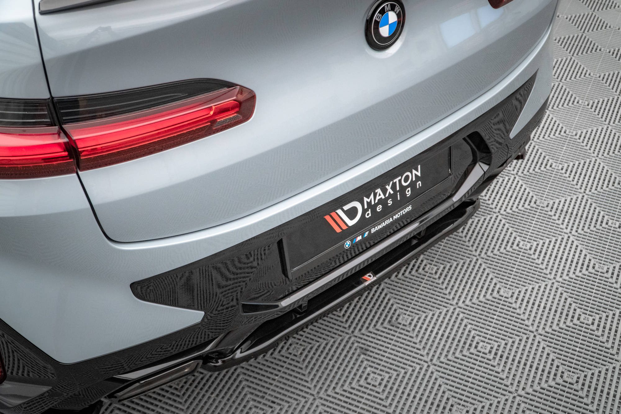 Central Rear Splitter for BMW X4 M-Pack G02 Facelift