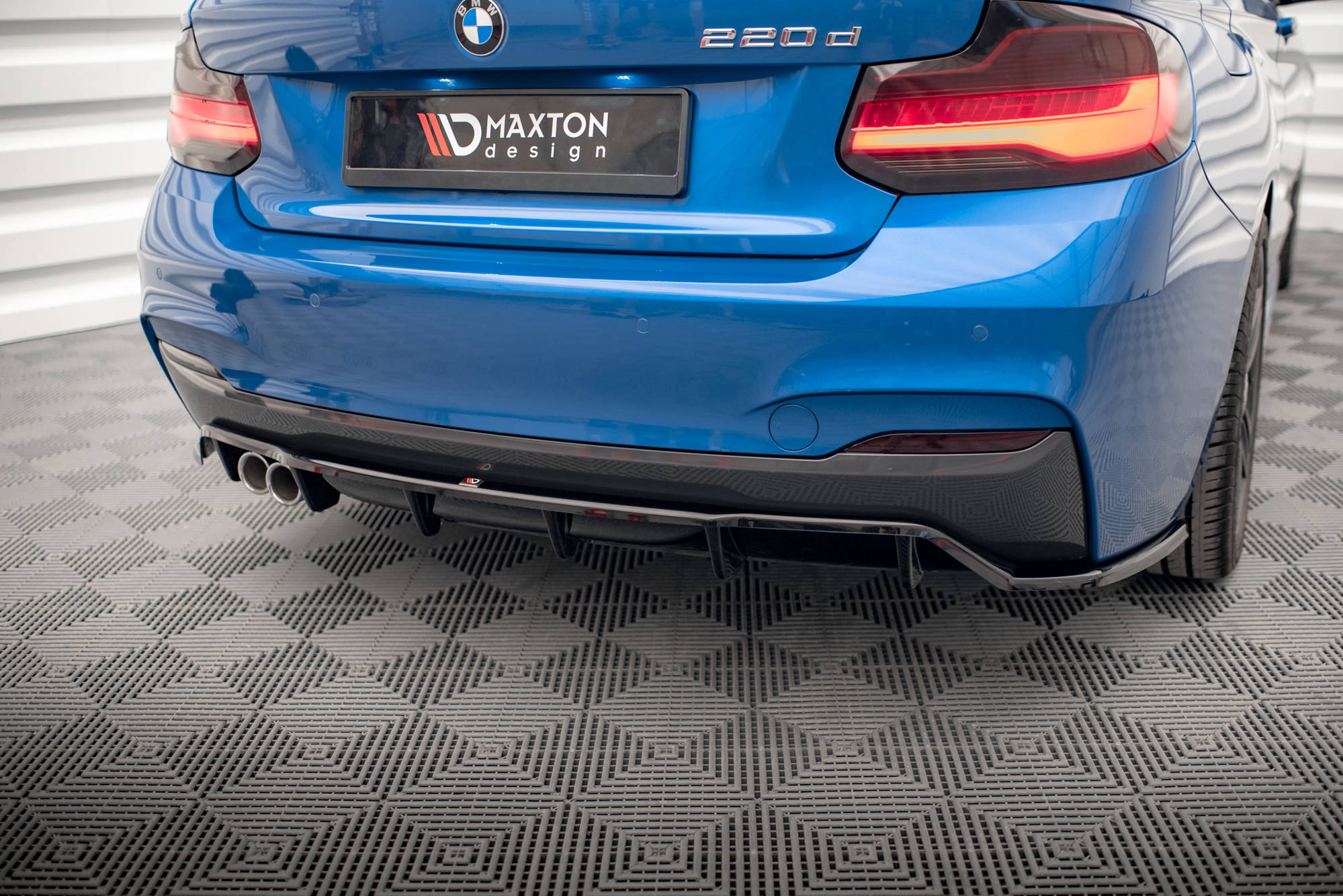 Central Rear Splitter (with vertical bars) BMW 2 M-Pack F22