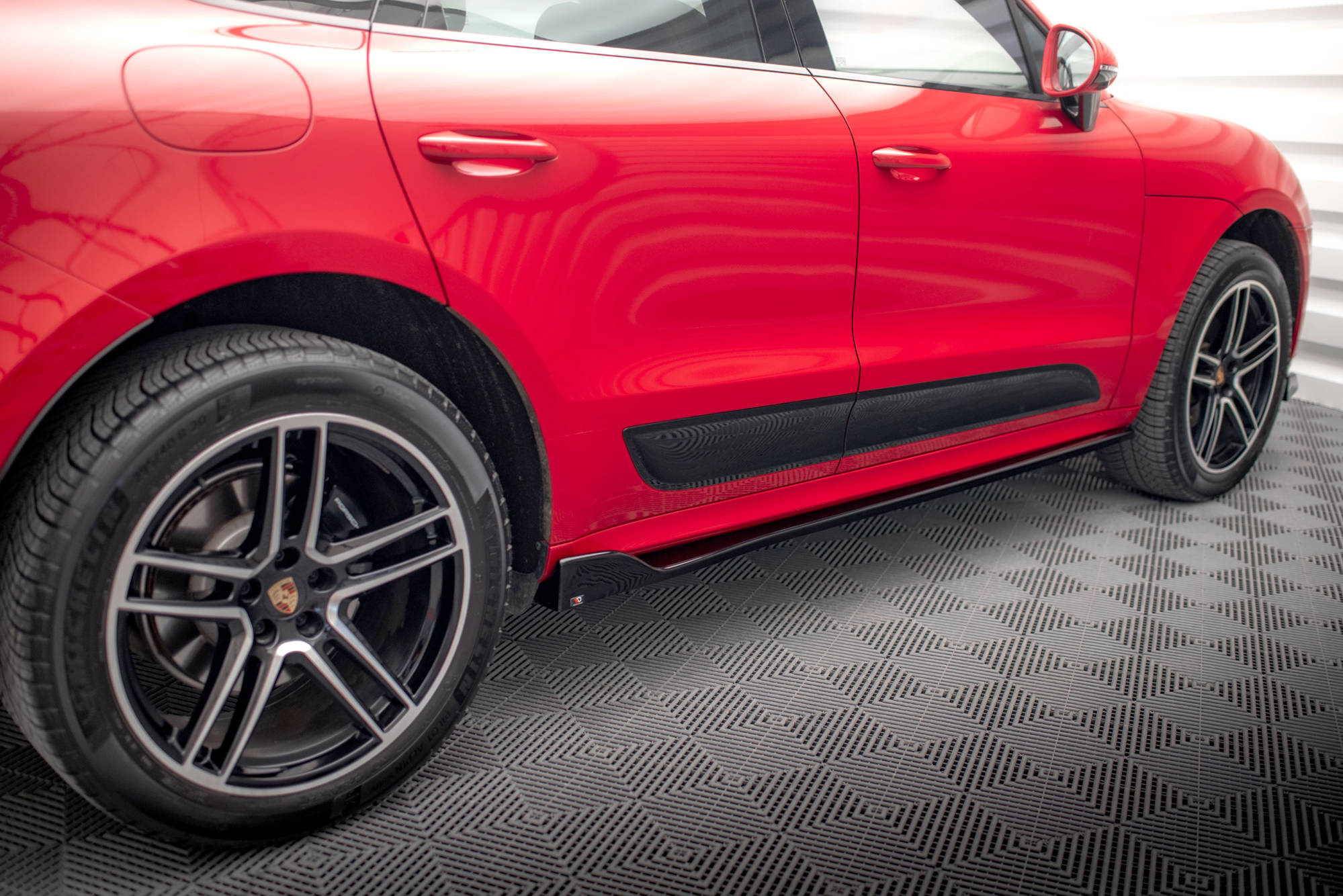 Side Skirts Diffusers Porsche Macan GTS / Sport Design Mk1