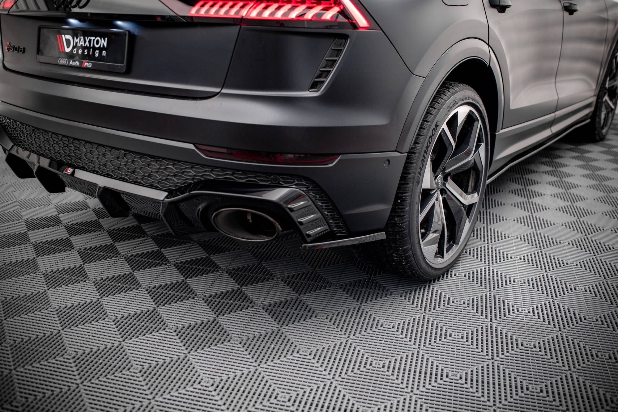 Rear Side Splitters V.2 Audi RSQ8 Mk1