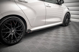 Side Skirts Diffusers  V.1 + Flaps Toyota Yaris Mk4 - 0