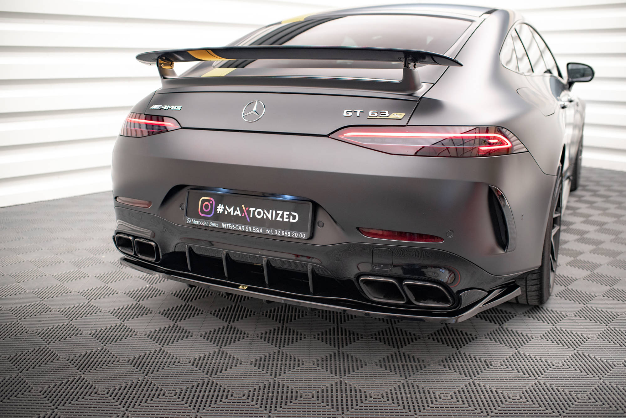 Rear Splitter (with vertical bars) Mercedes-AMG GT 63S 4-Door Coupe Aero