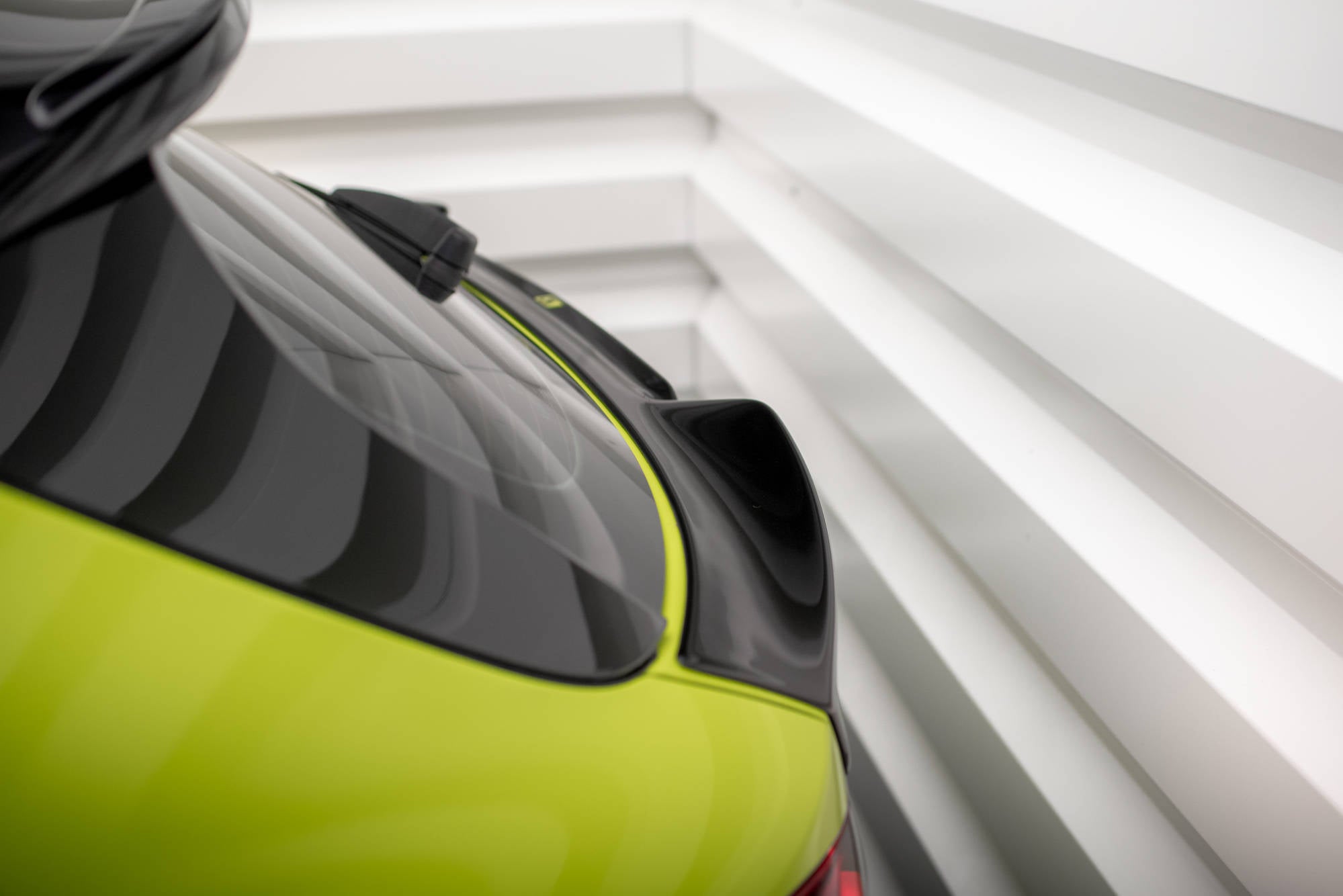 The extension of the rear window BMW 1 F40 M-Pack / M135i