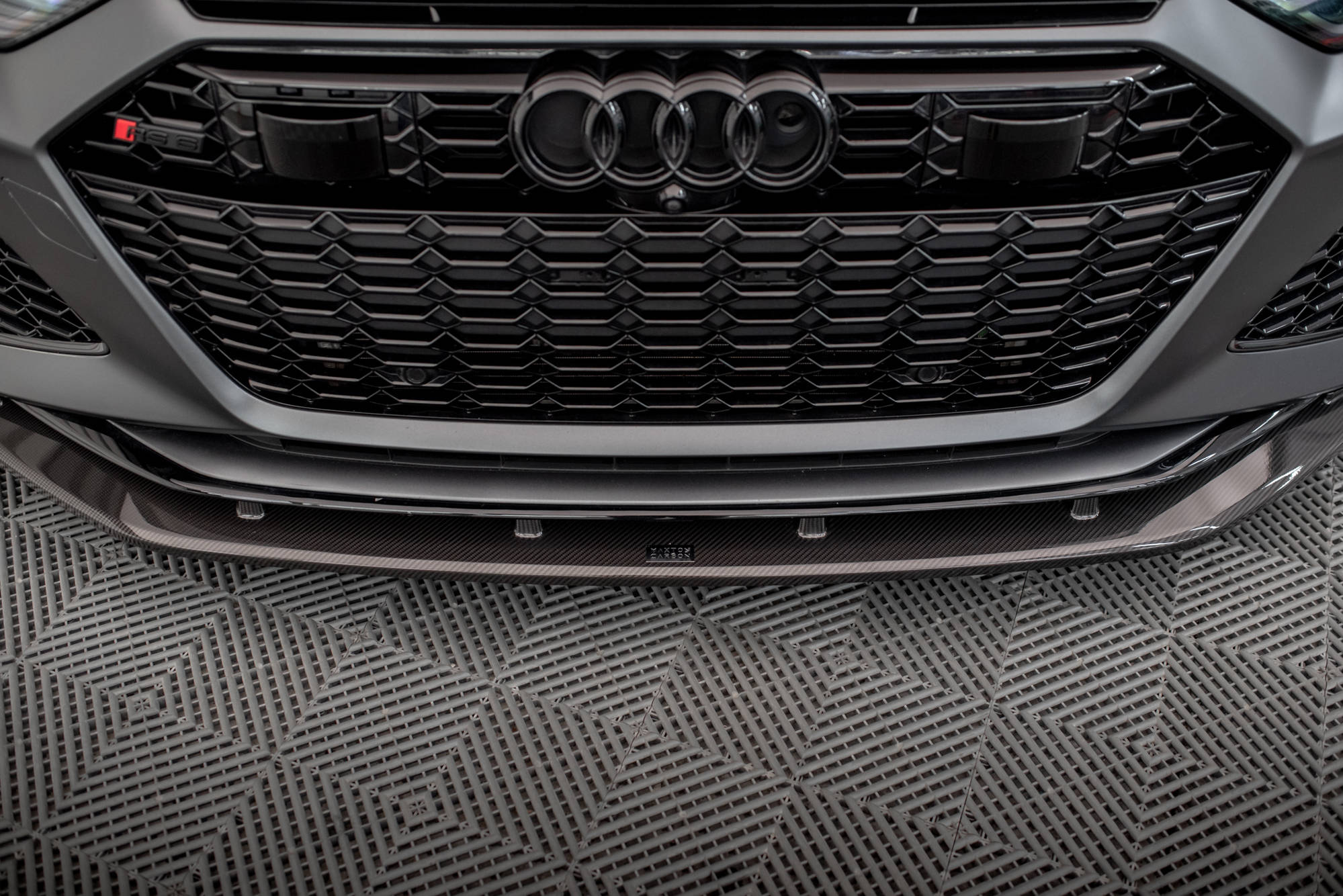 Carbon Fiber Front Splitter Audi RS6 C8 / RS7 C8